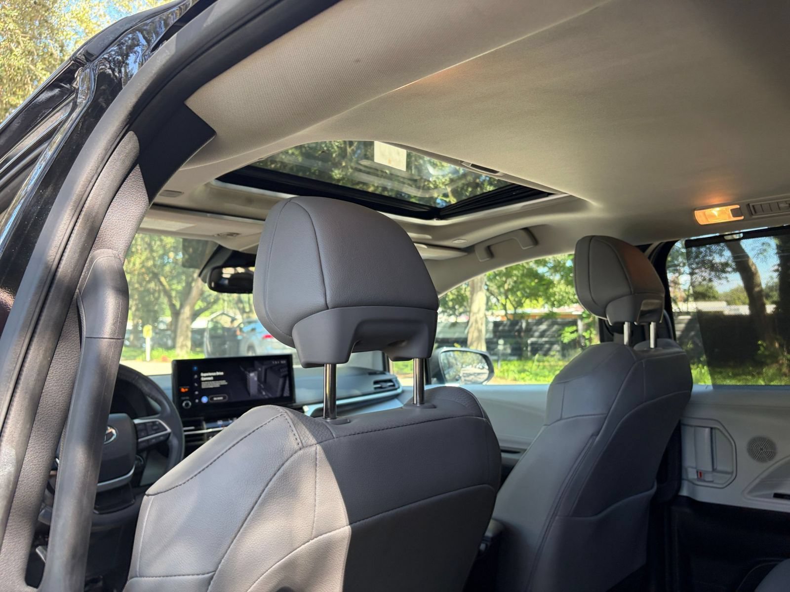 Thumbnail: 2025 Toyota Sienna - 30