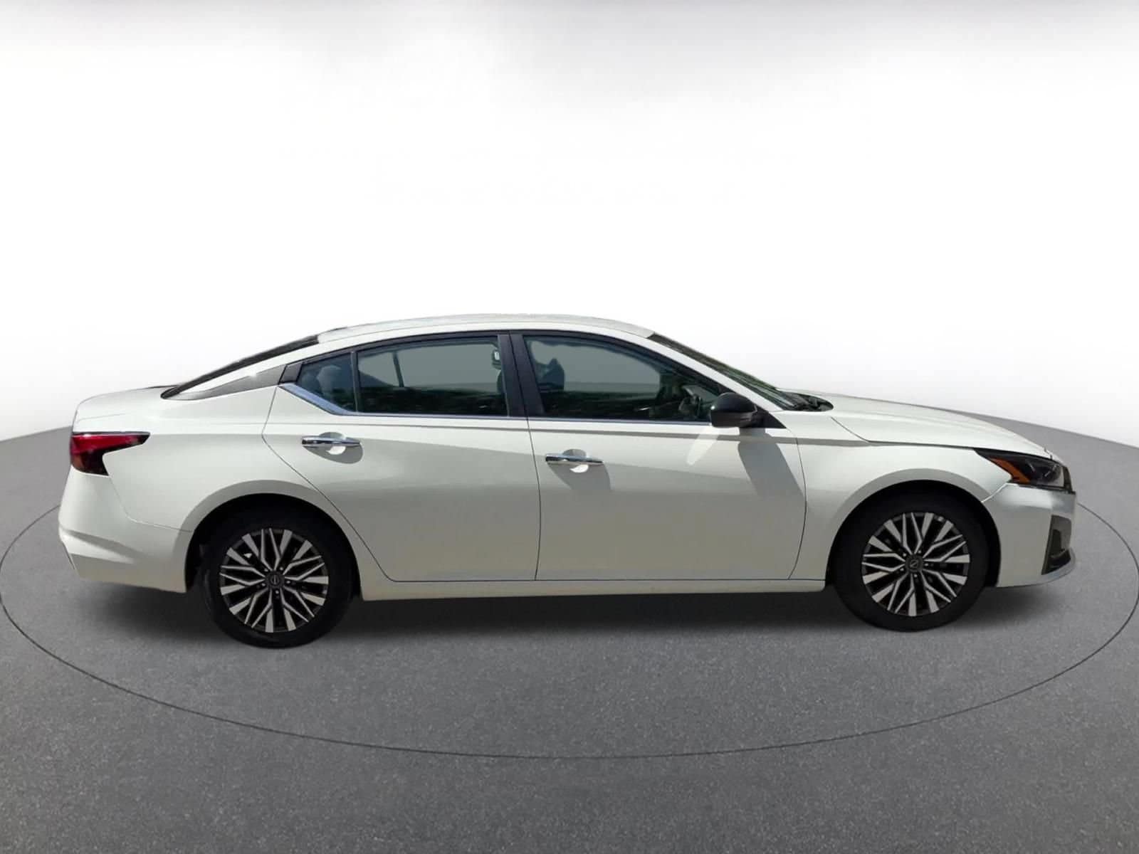 Thumbnail: 2025 Nissan Altima - 13