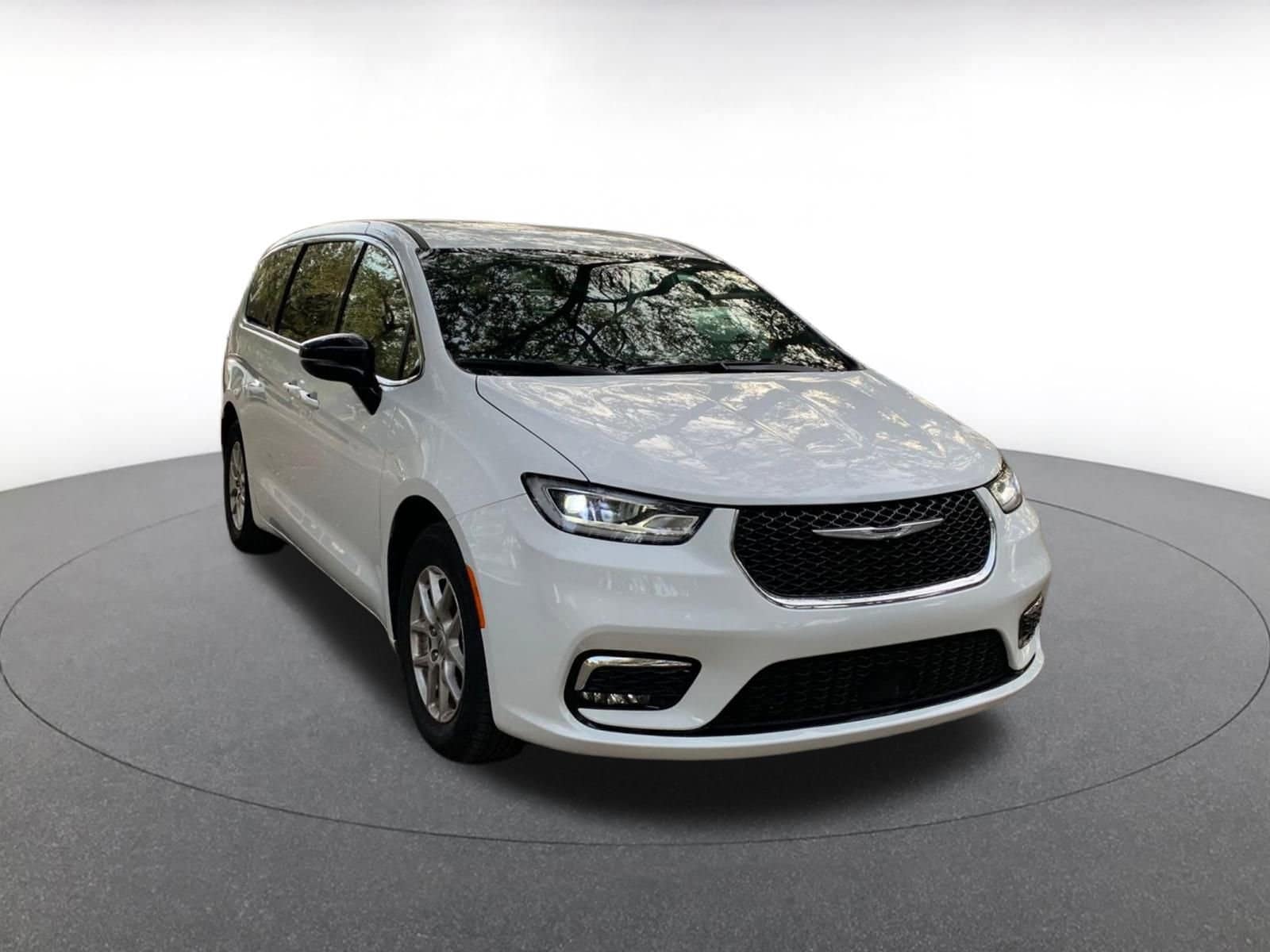 Thumbnail: 2025 Chrysler Pacifica - 1