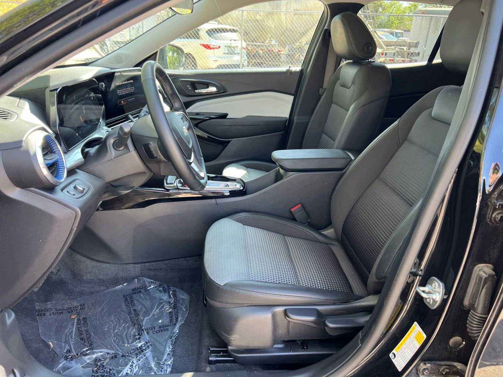 Thumbnail: 2025 Chevrolet Trax - 23