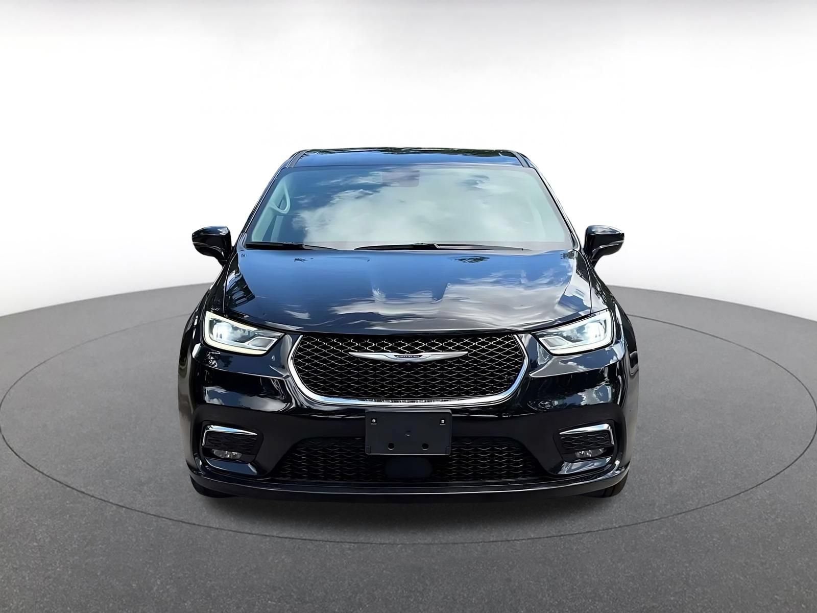 Thumbnail: 2024 Chrysler Pacifica - 4