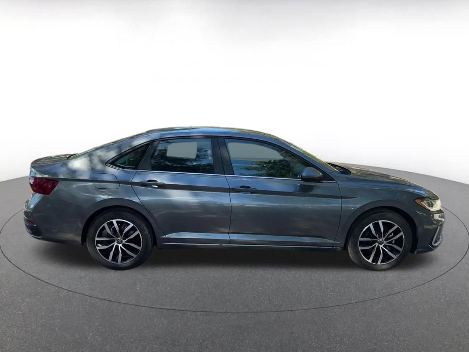 Thumbnail: 2025 Volkswagen Jetta - 16