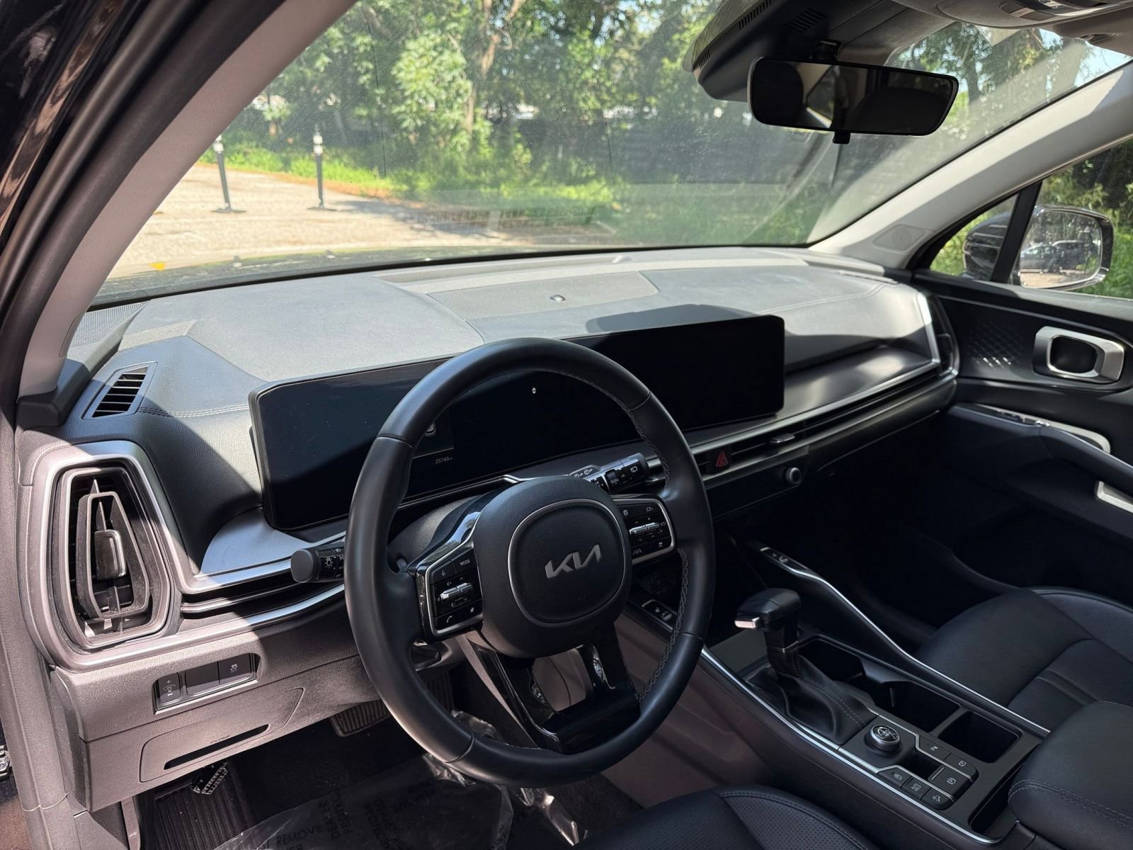 2024 Kia Sorento S 28