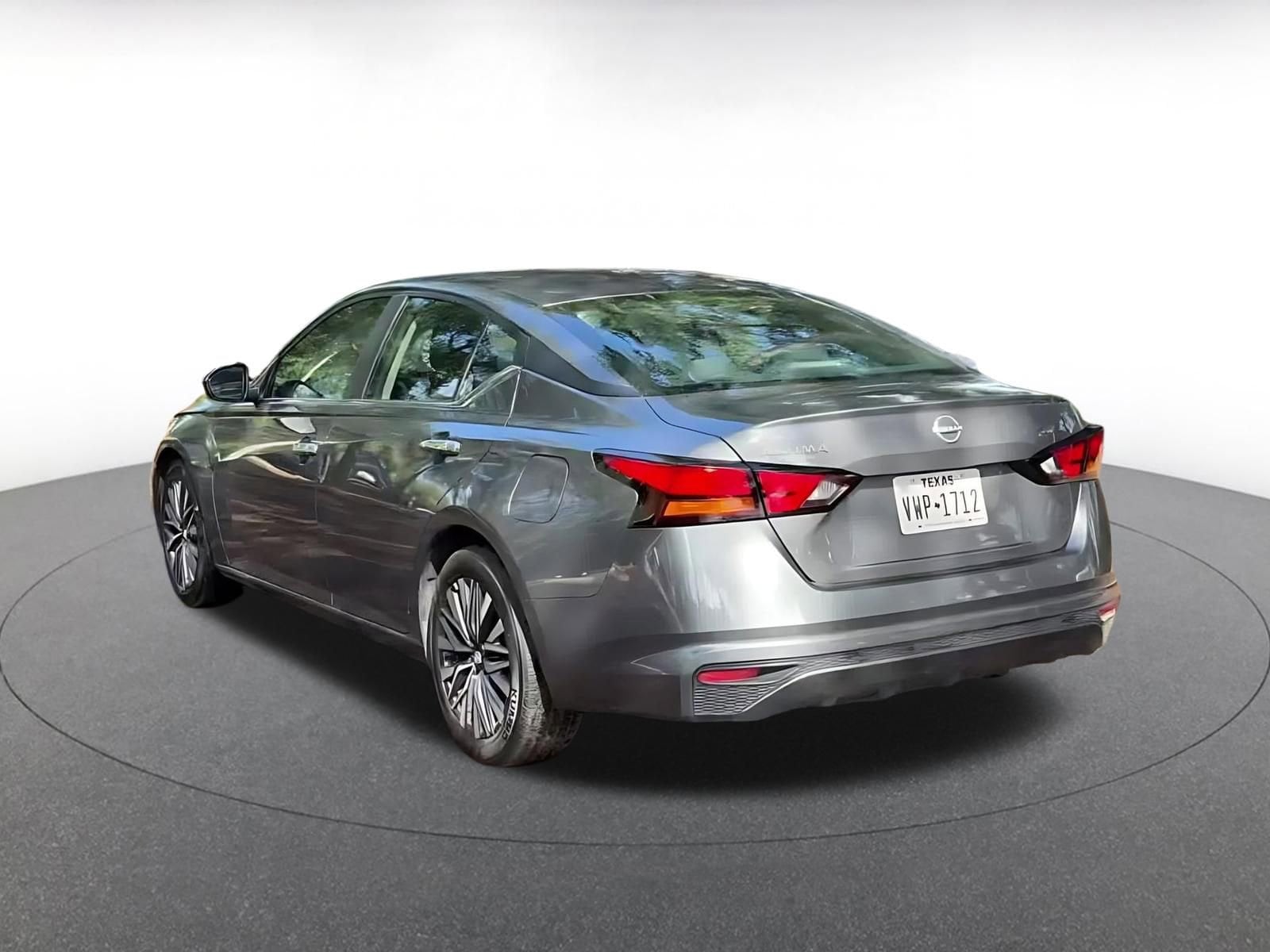Thumbnail: 2025 Nissan Altima - 9