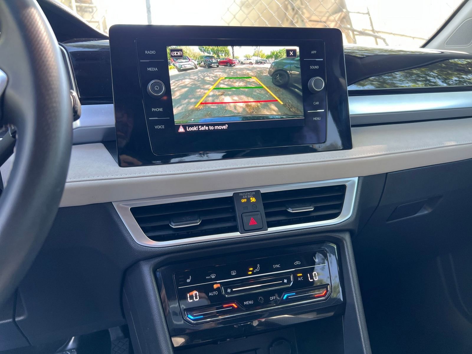 Thumbnail: 2025 Volkswagen Taos - 17