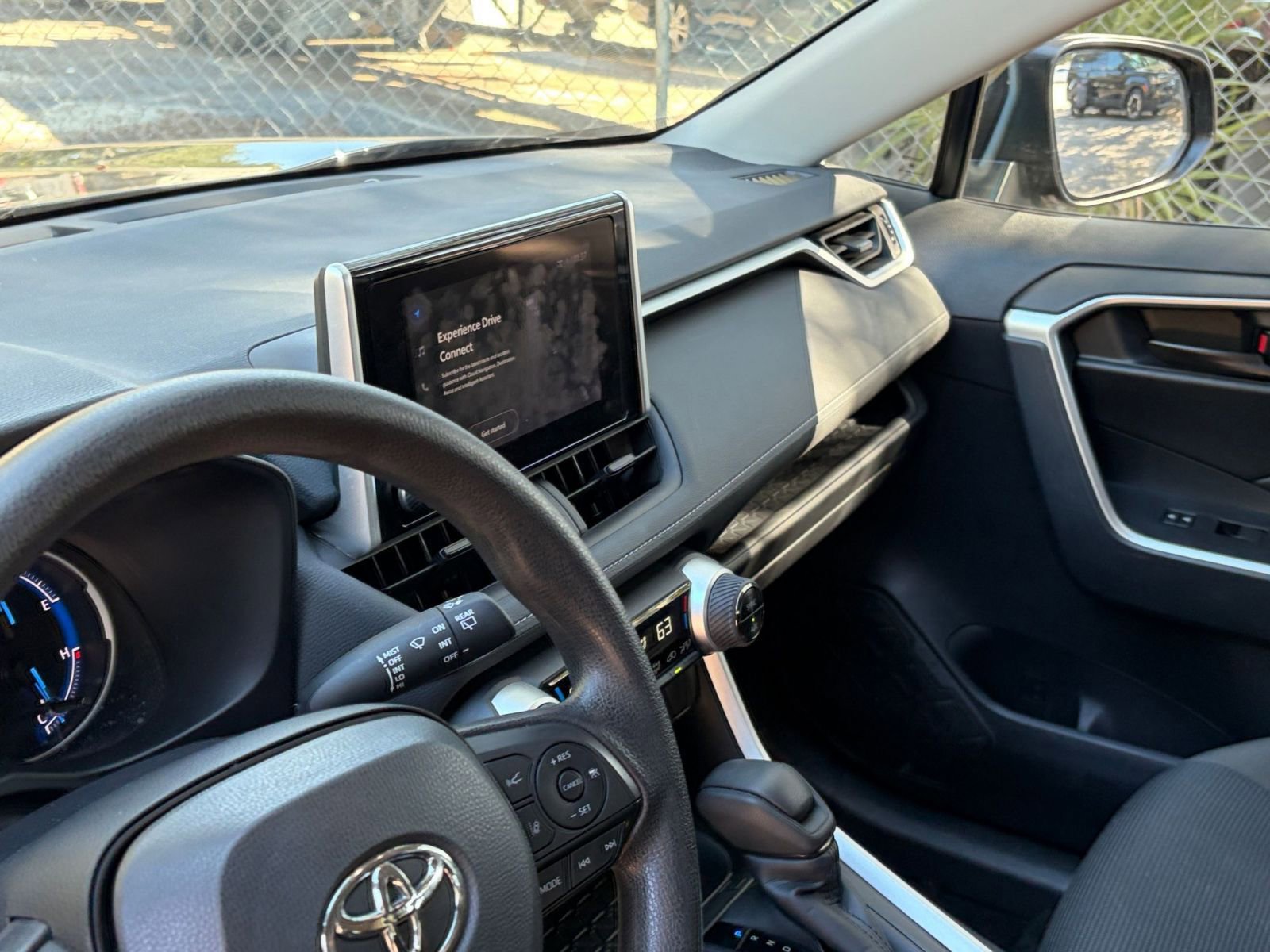 Thumbnail: 2025 Toyota RAV4 - 29