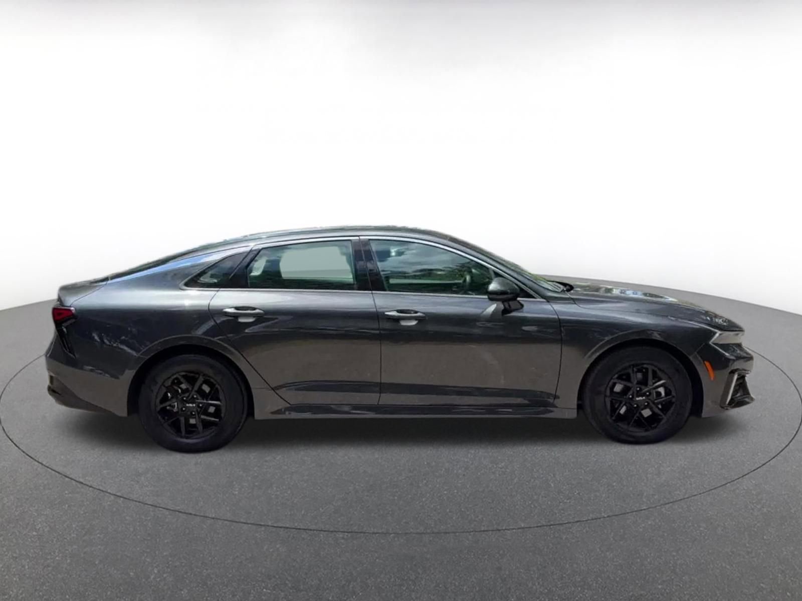 Thumbnail: 2025 Kia K5 - 16