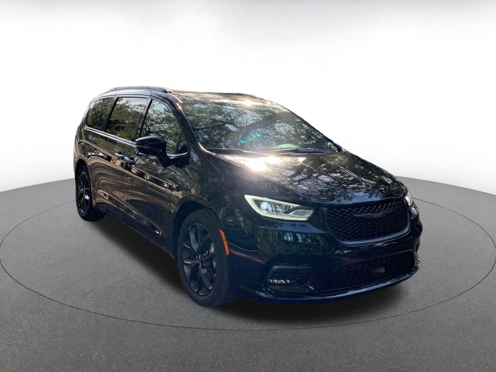 Thumbnail: 2025 Chrysler Pacifica - 1