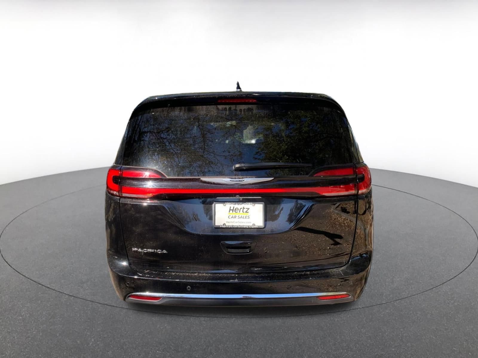 Thumbnail: 2025 Chrysler Pacifica - 6