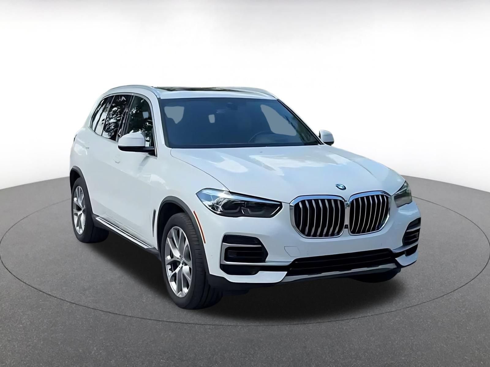 Thumbnail: 2023 BMW X5 - 3