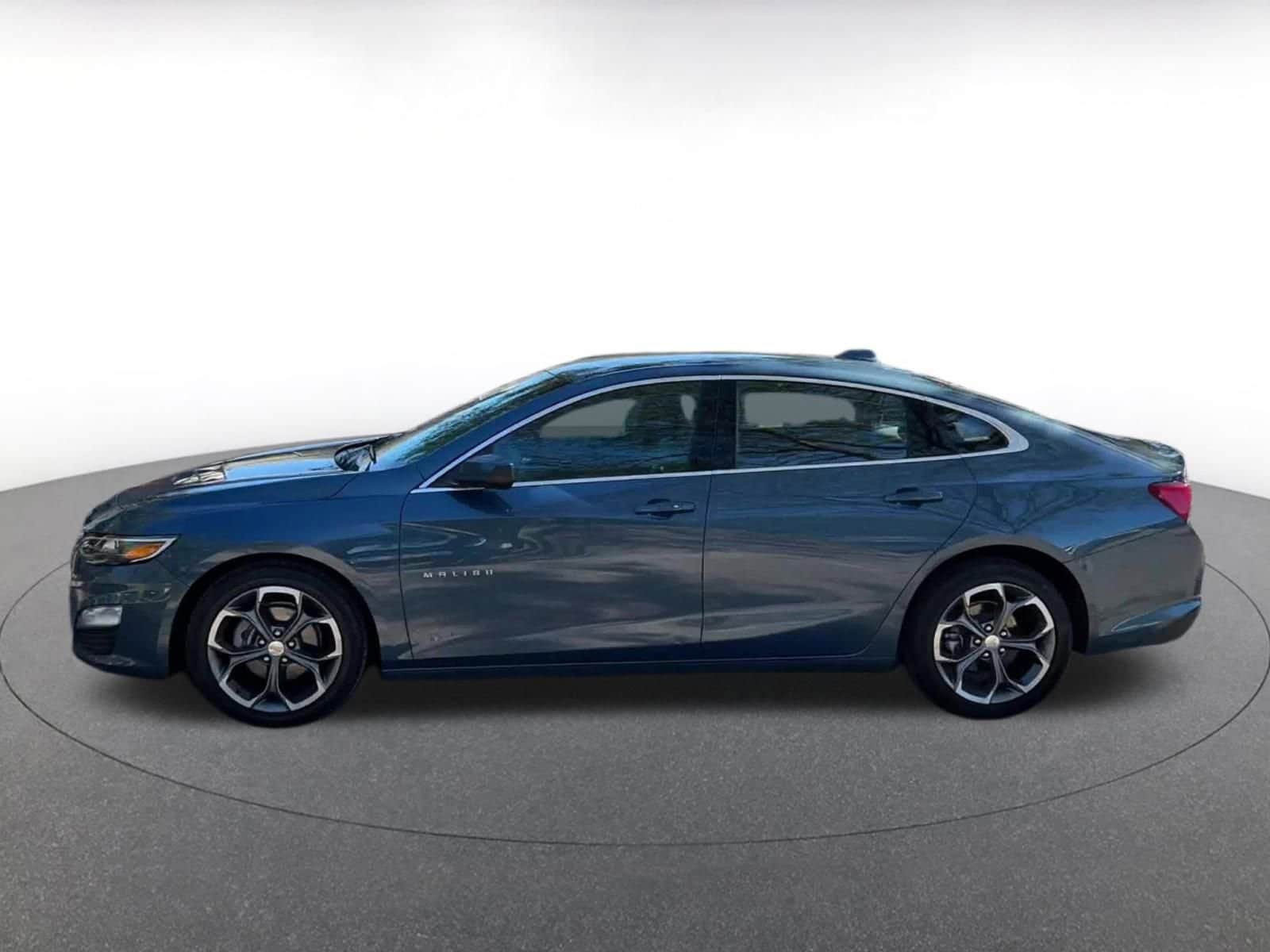 Thumbnail: 2024 Chevrolet Malibu - 9