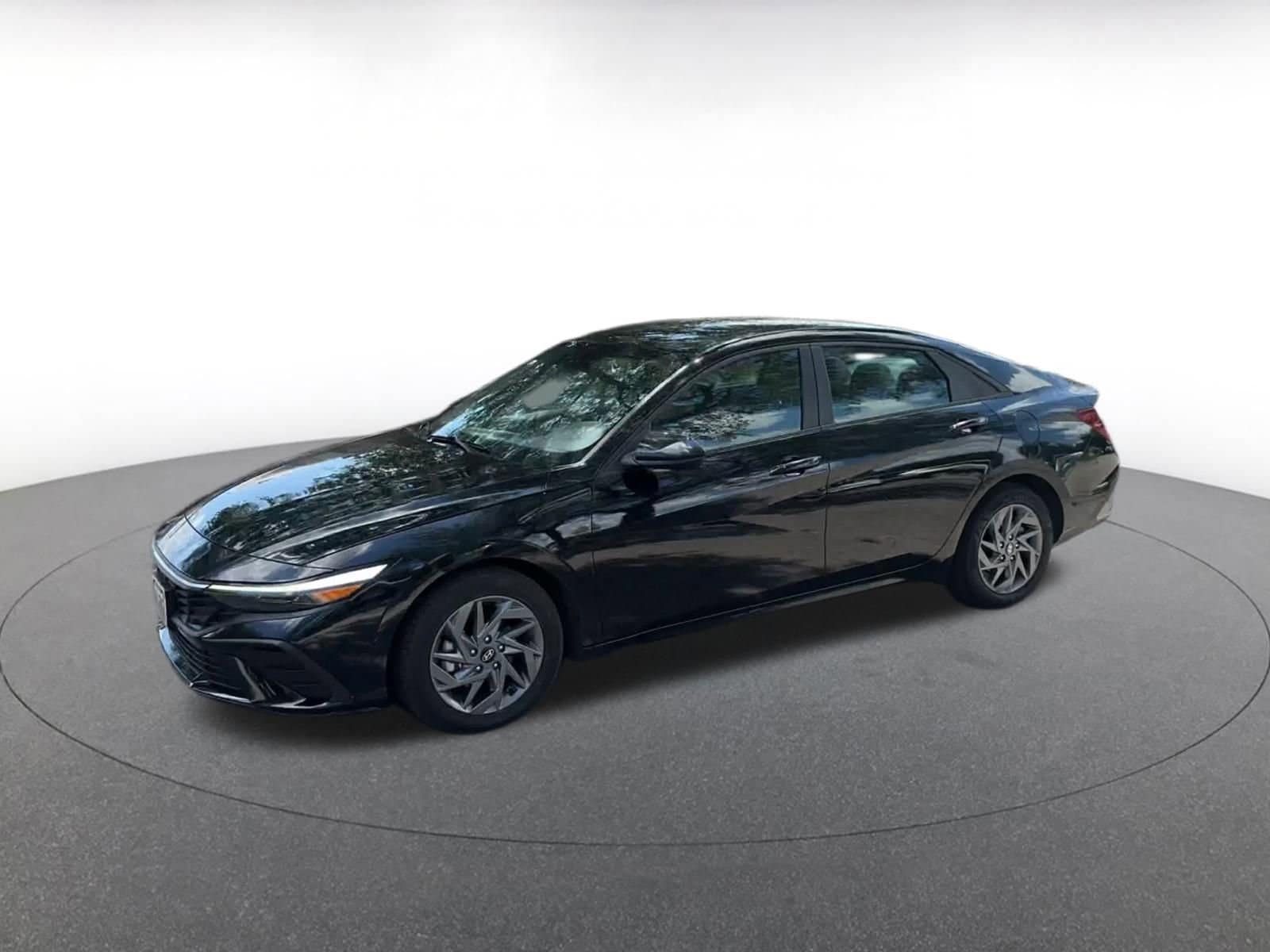 Thumbnail: 2024 Hyundai Elantra - 8