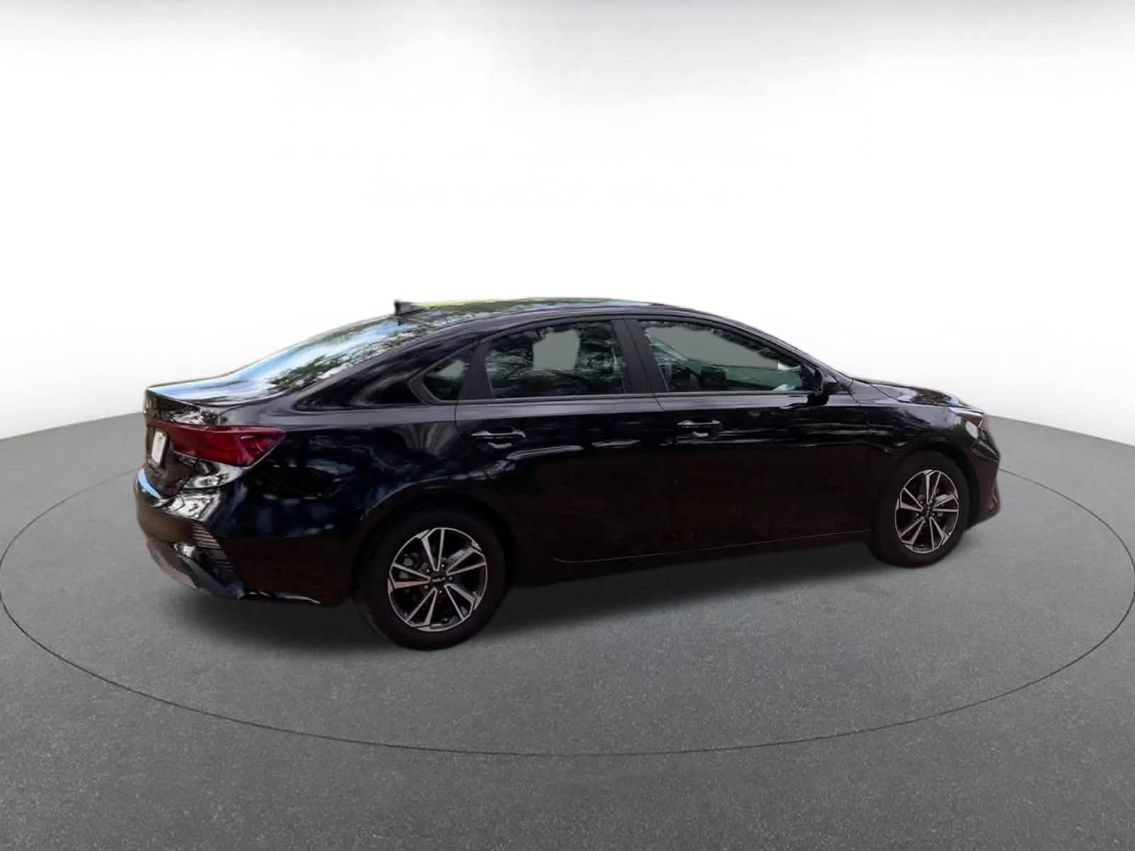 Thumbnail: 2024 Kia Forte - 15