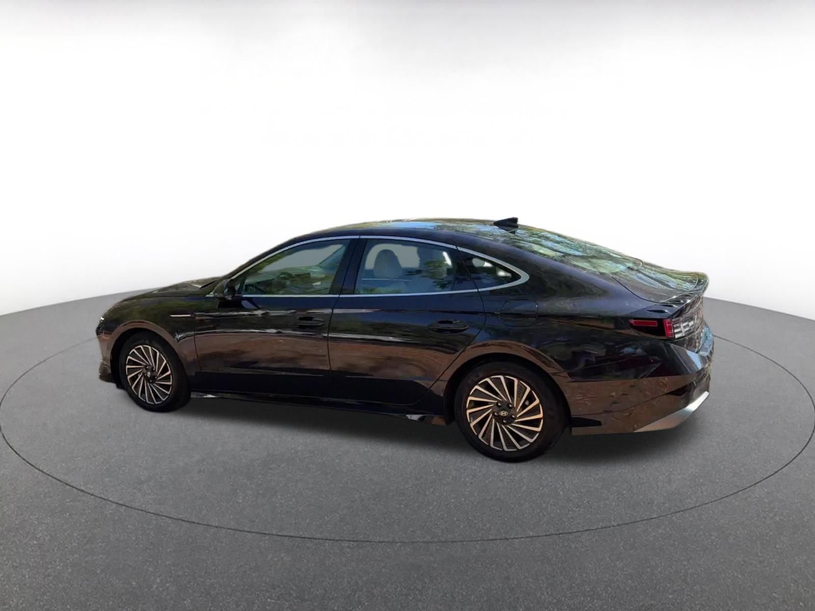 Thumbnail: 2025 Hyundai Sonata - 10