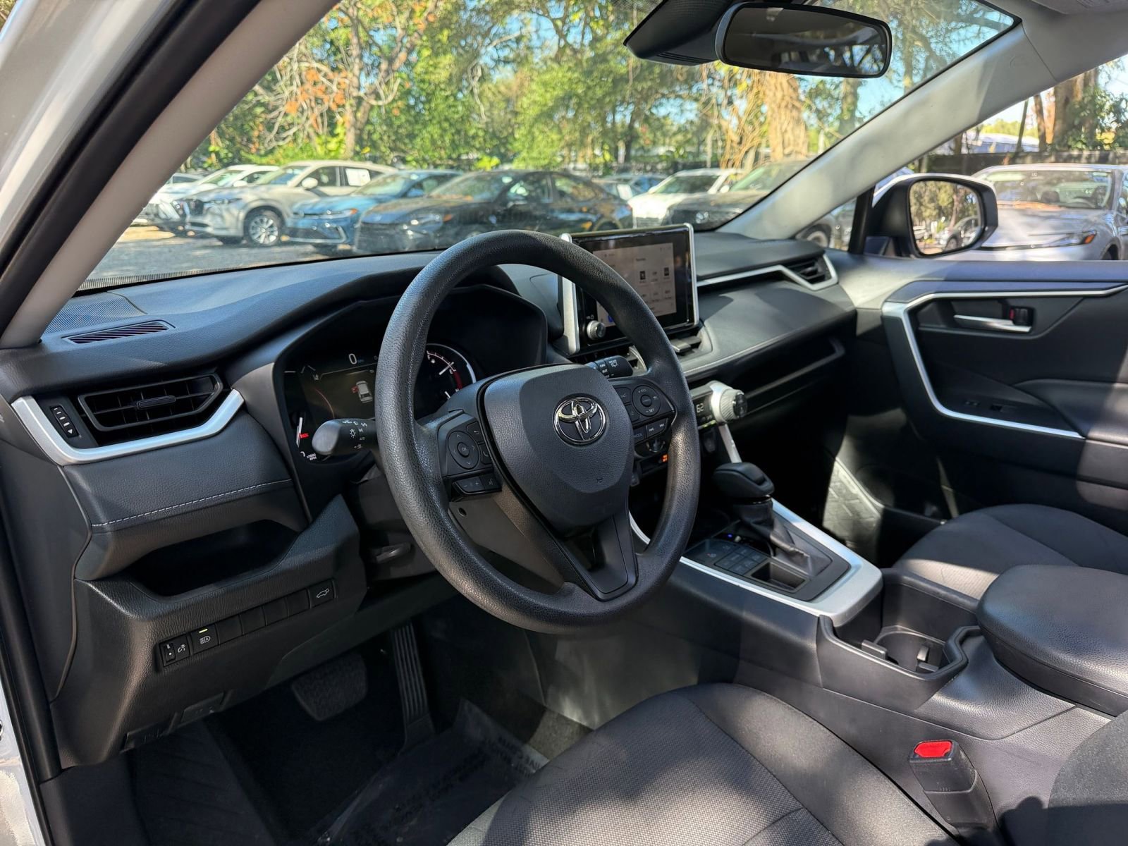 Thumbnail: 2025 Toyota RAV4 - 30