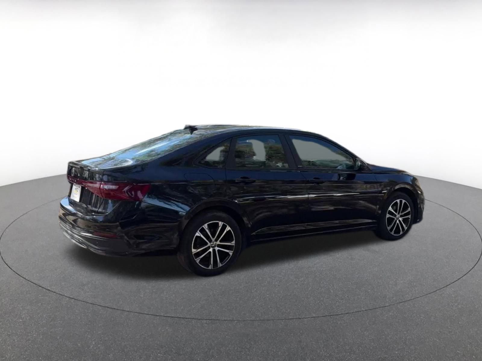 Thumbnail: 2025 Volkswagen Jetta - 15