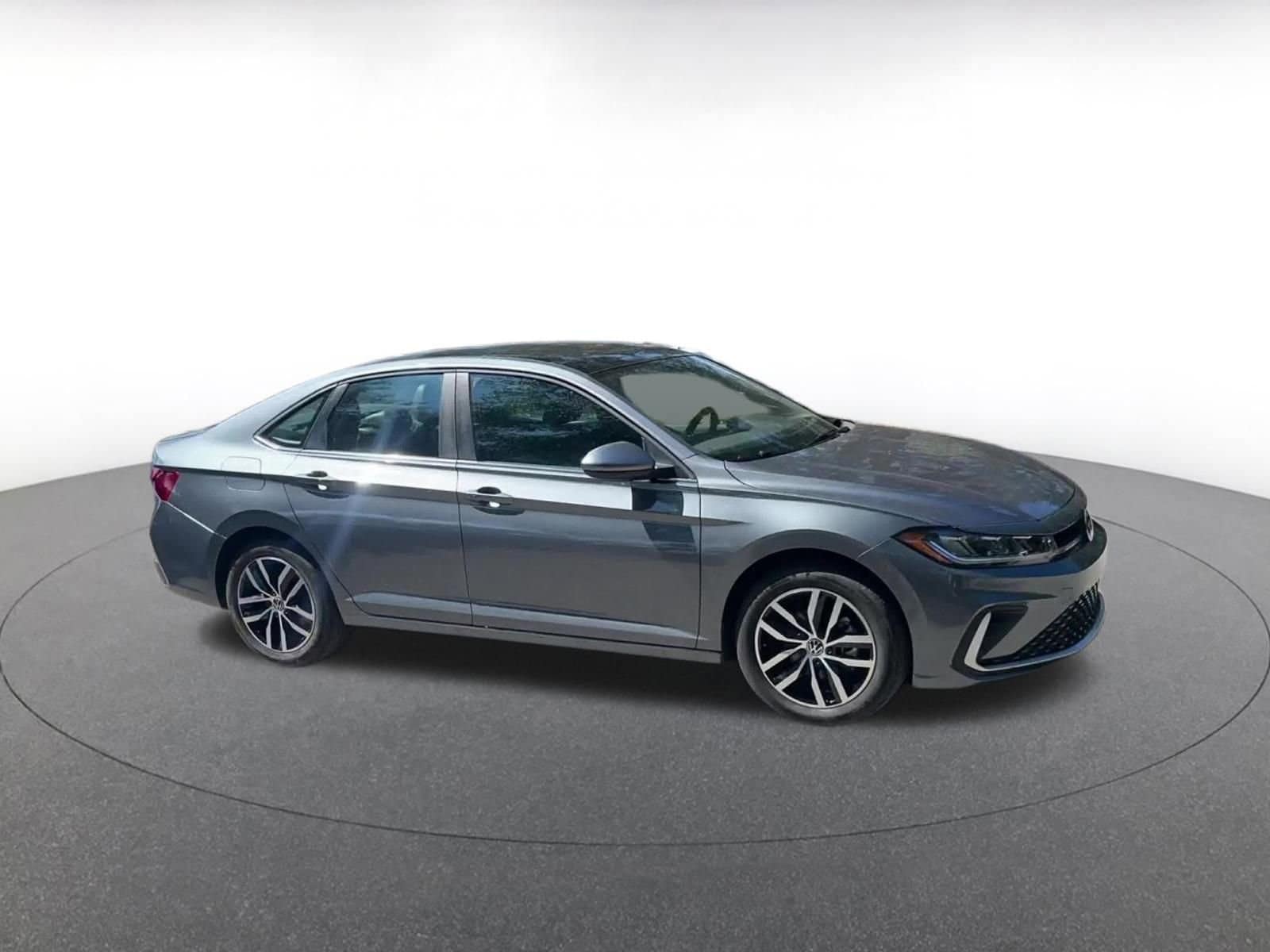 Thumbnail: 2025 Volkswagen Jetta - 2