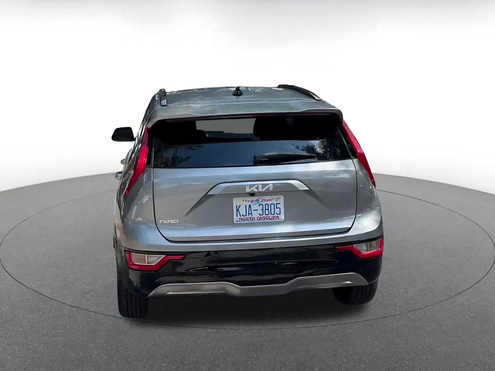 Thumbnail: 2023 Kia Niro - 12