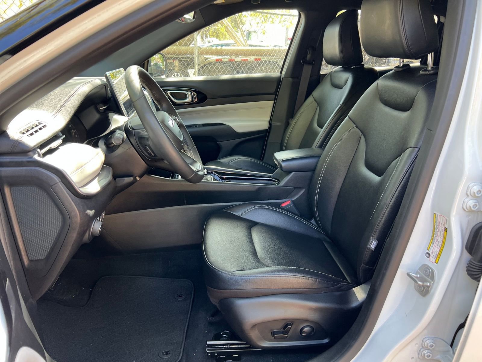 Thumbnail: 2025 Jeep Compass - 23