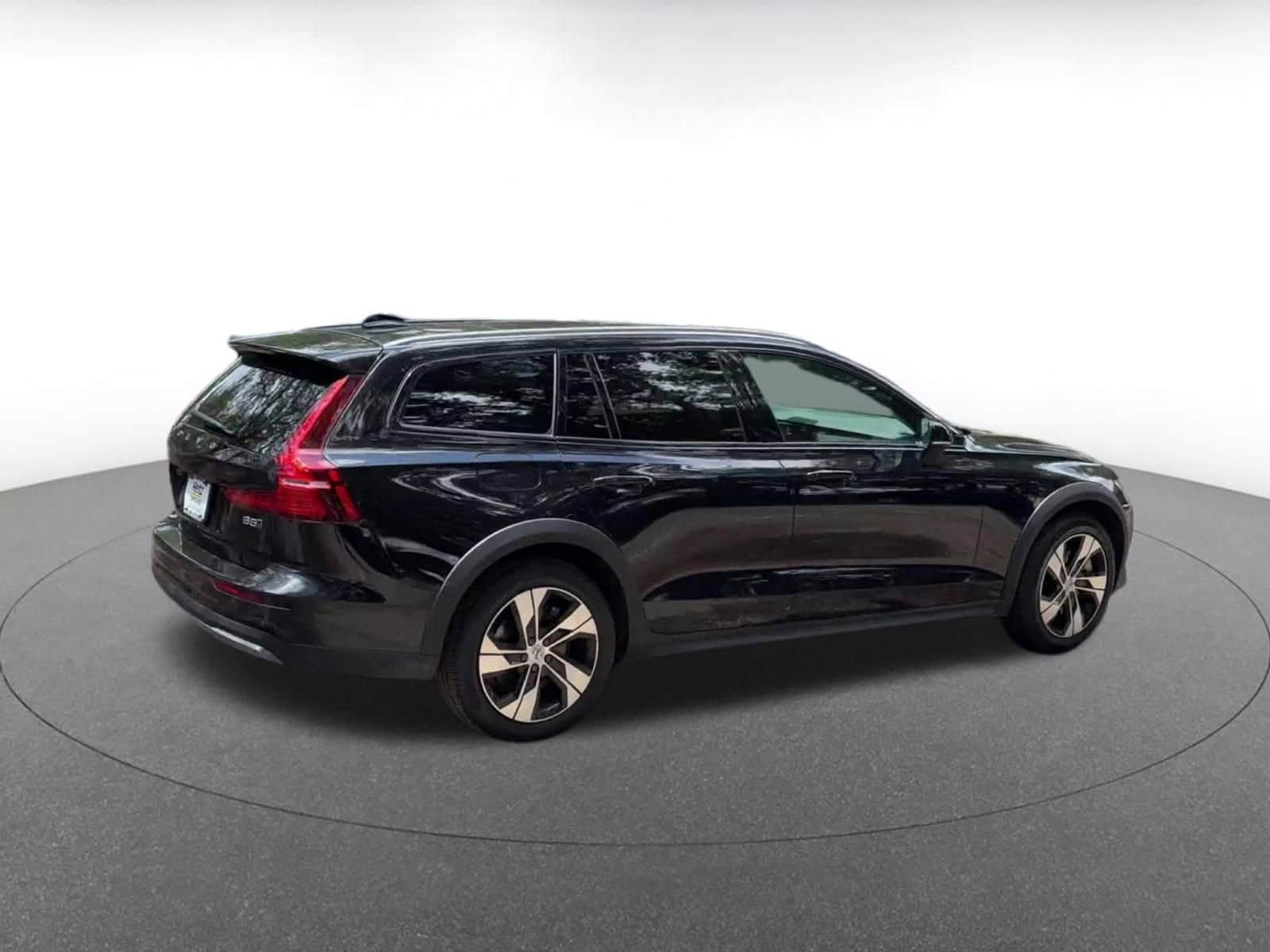 Thumbnail: 2025 Volvo S60 - 15