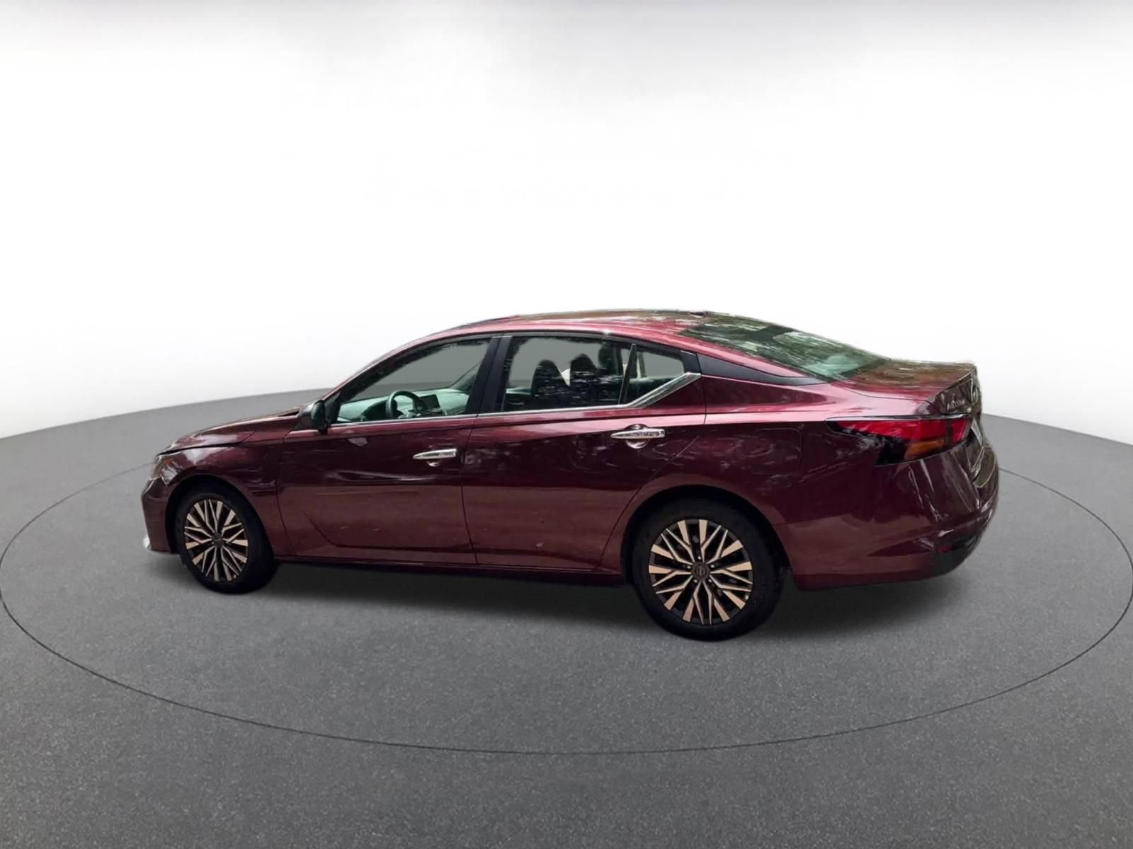 Thumbnail: 2025 Nissan Altima - 10