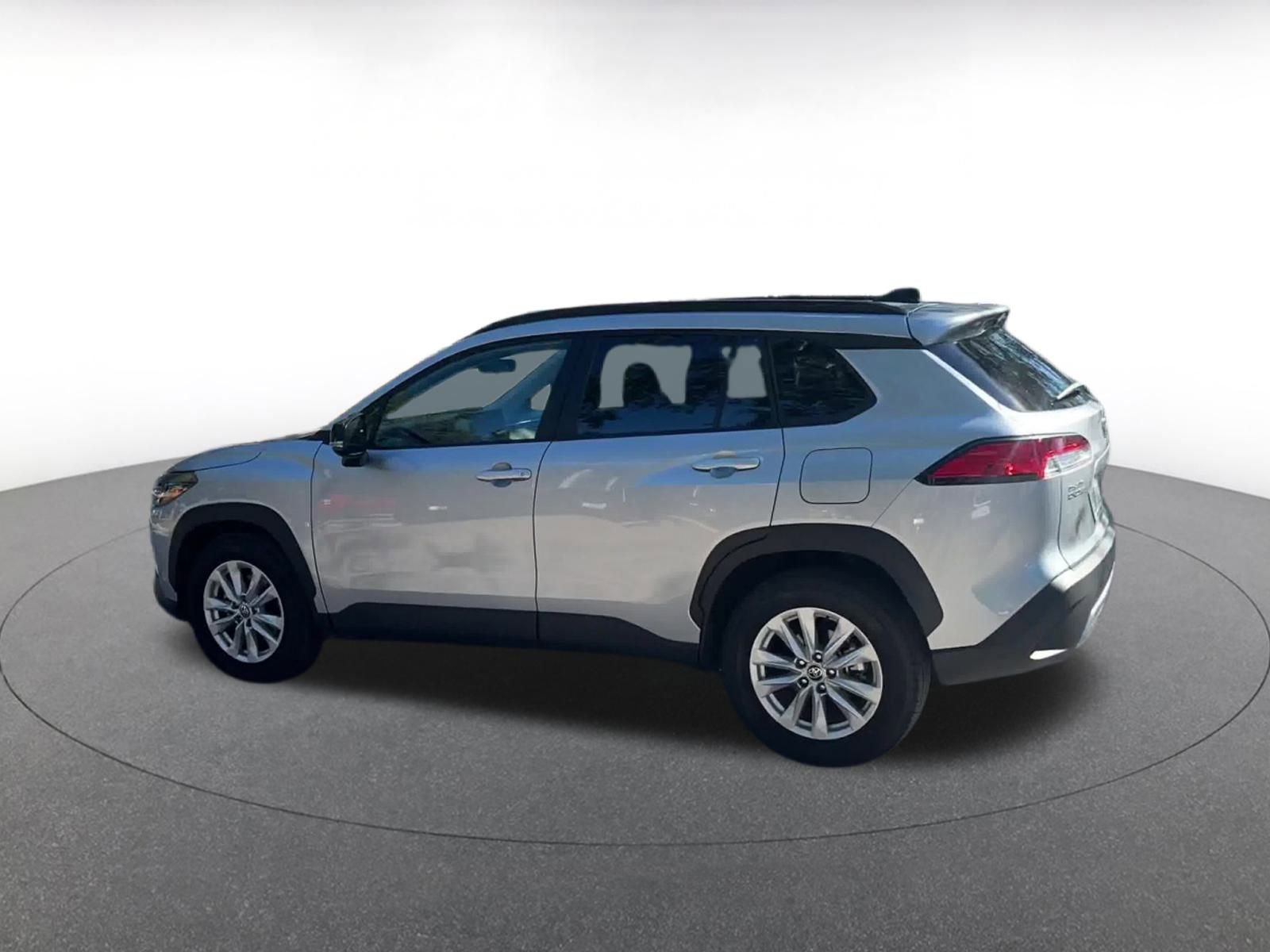 Thumbnail: 2025 Toyota Corolla Cross - 10