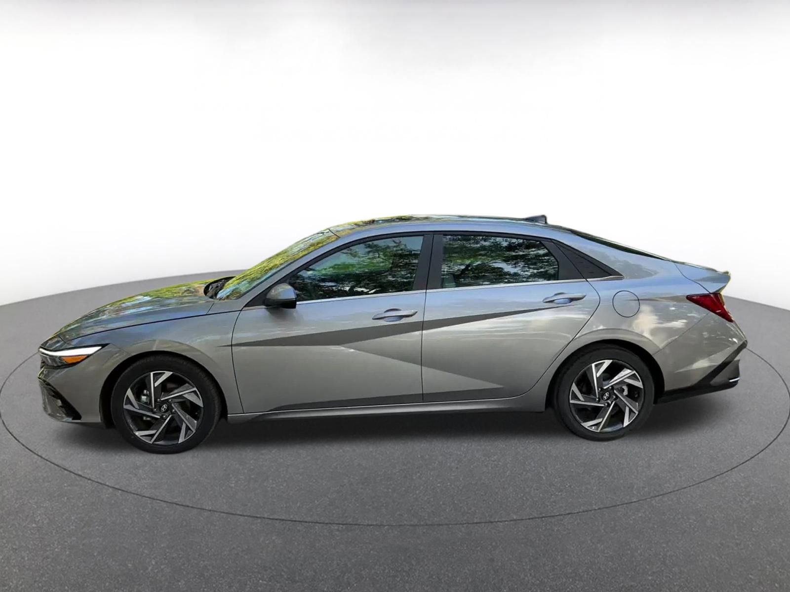 Thumbnail: 2025 Hyundai Elantra - 9