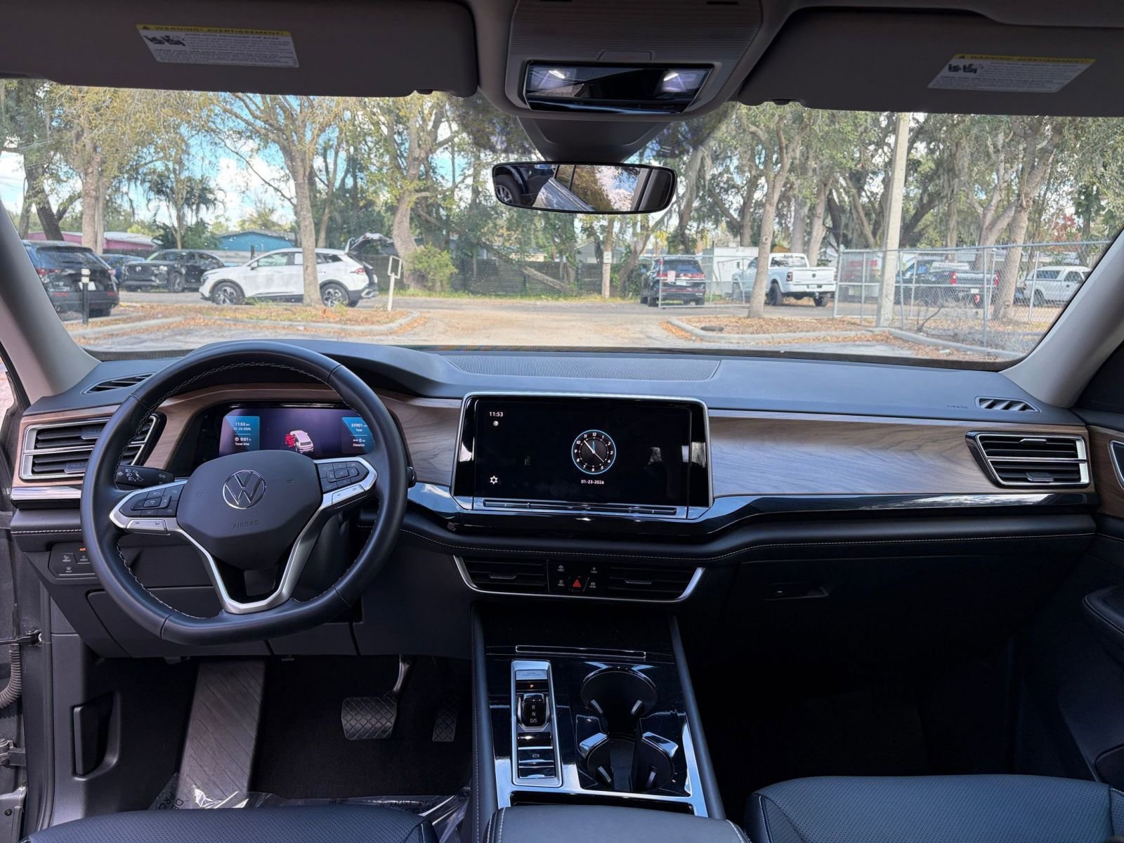 Thumbnail: 2025 Volkswagen Atlas - 32