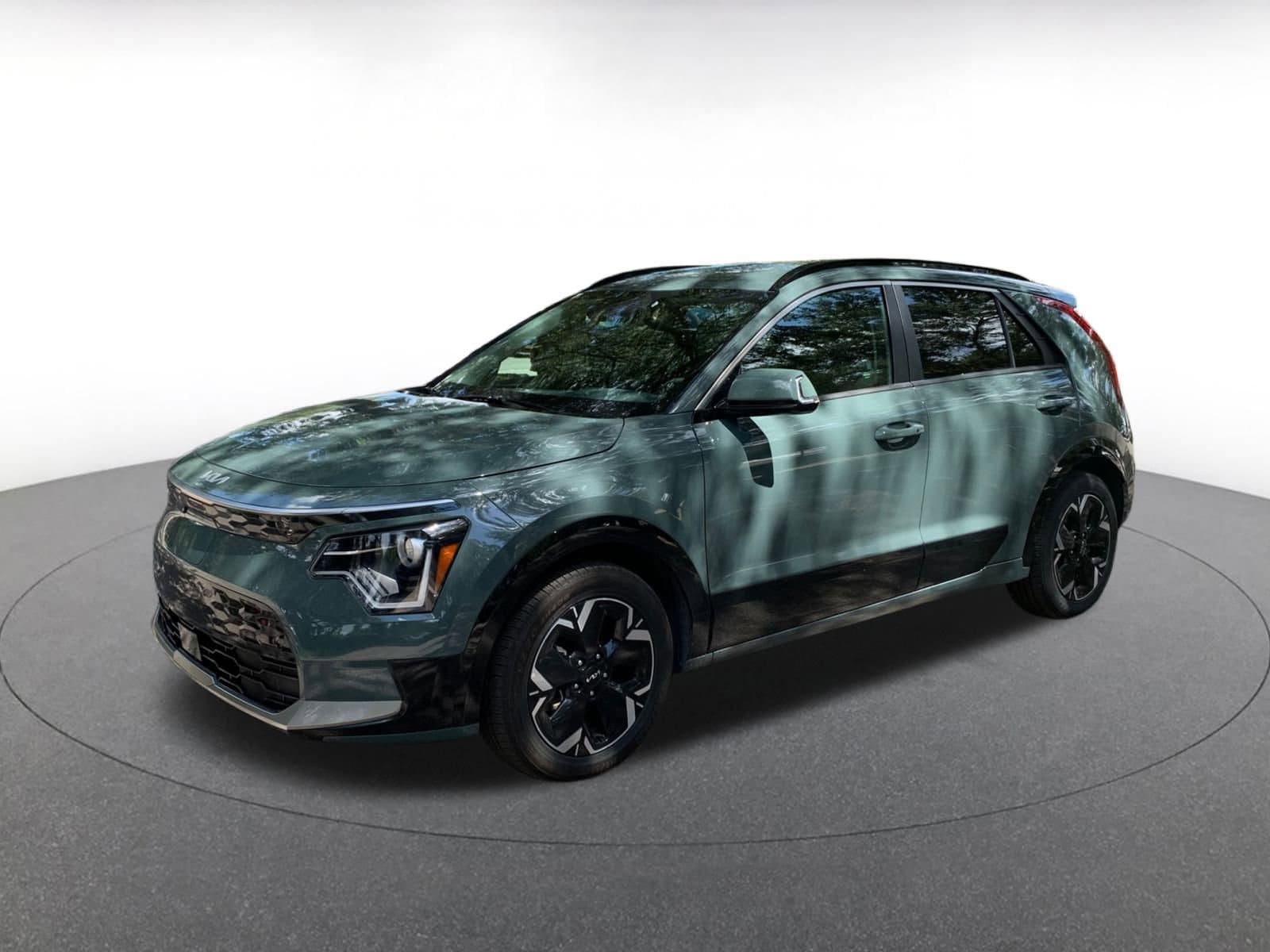 Thumbnail: 2023 Kia Niro - 3