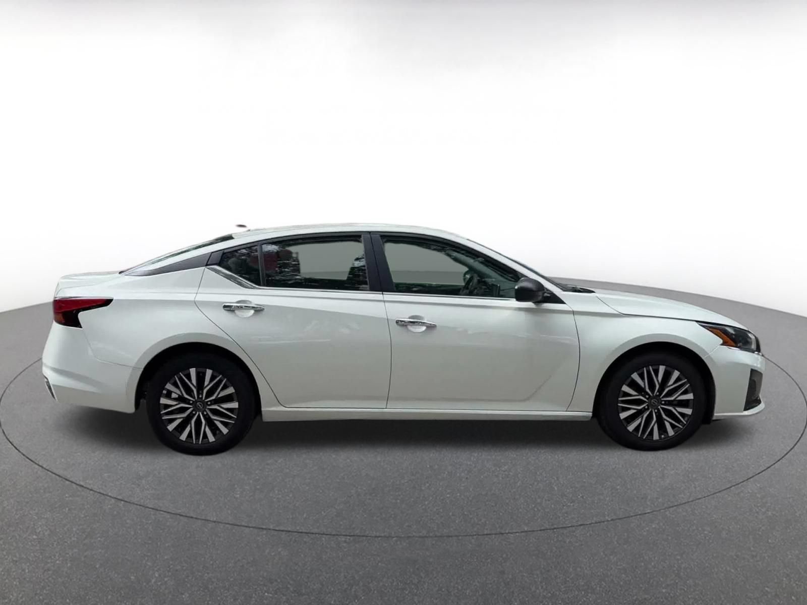 Thumbnail: 2025 Nissan Altima - 13