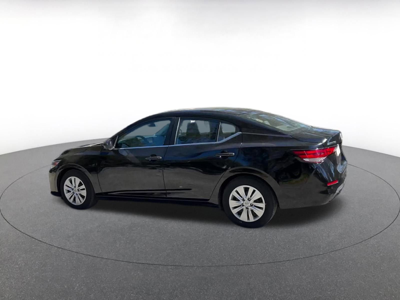 Thumbnail: 2025 Nissan Sentra - 10