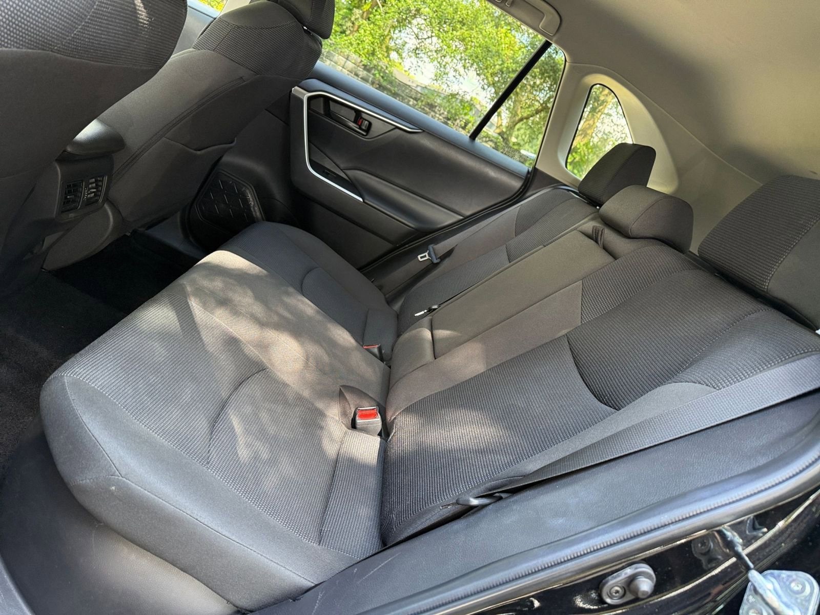 Thumbnail: 2025 Toyota RAV4 - 31