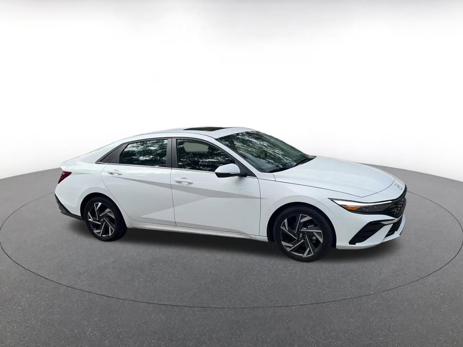 Thumbnail: 2025 Hyundai Elantra - 2