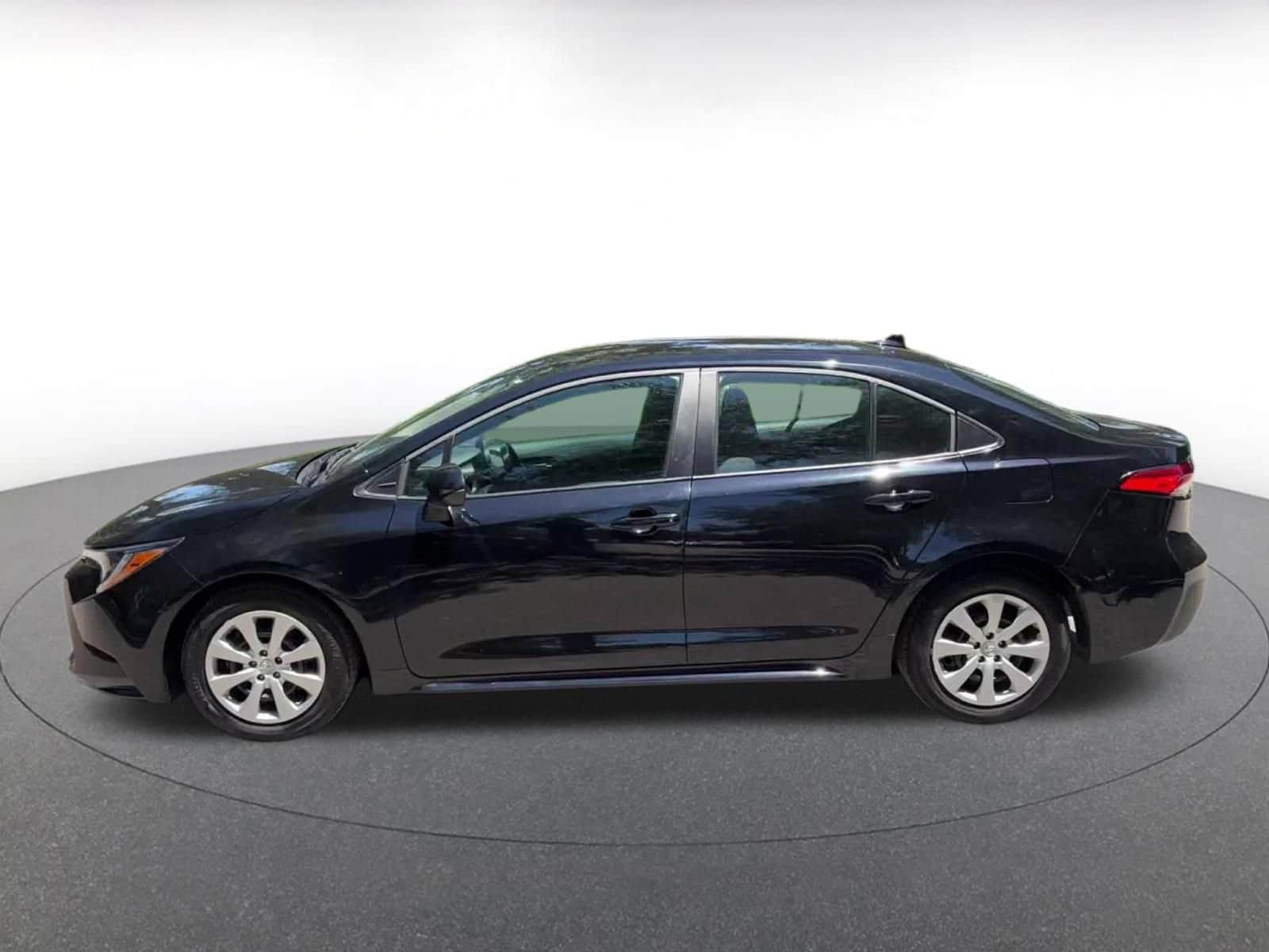 Thumbnail: 2025 Toyota Corolla - 9