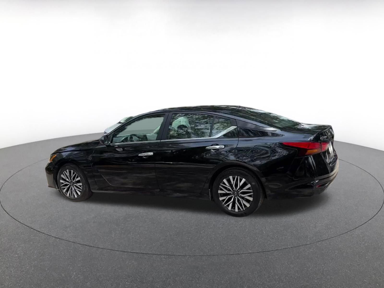 Thumbnail: 2025 Nissan Altima - 10