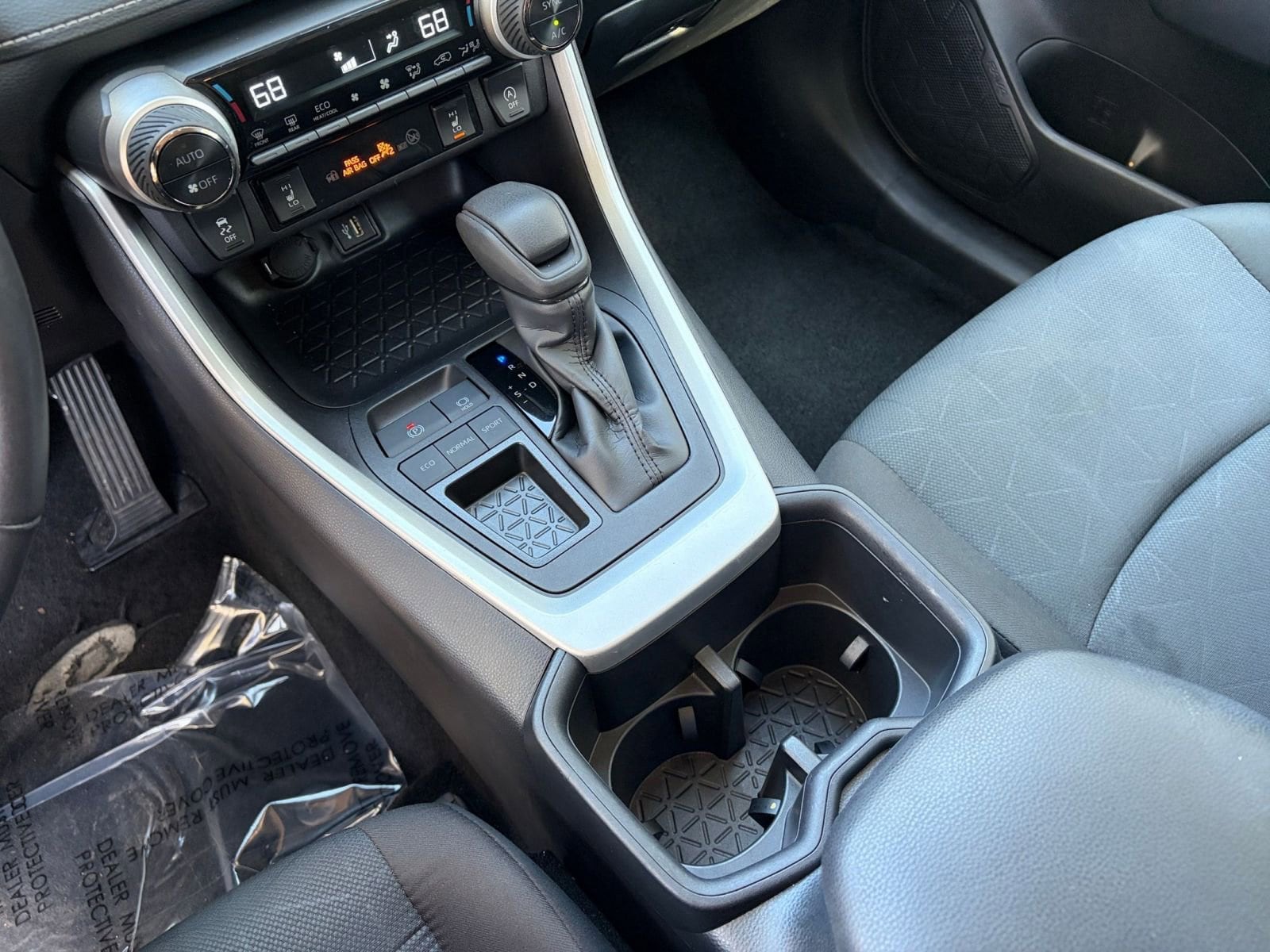 Thumbnail: 2025 Toyota RAV4 - 35