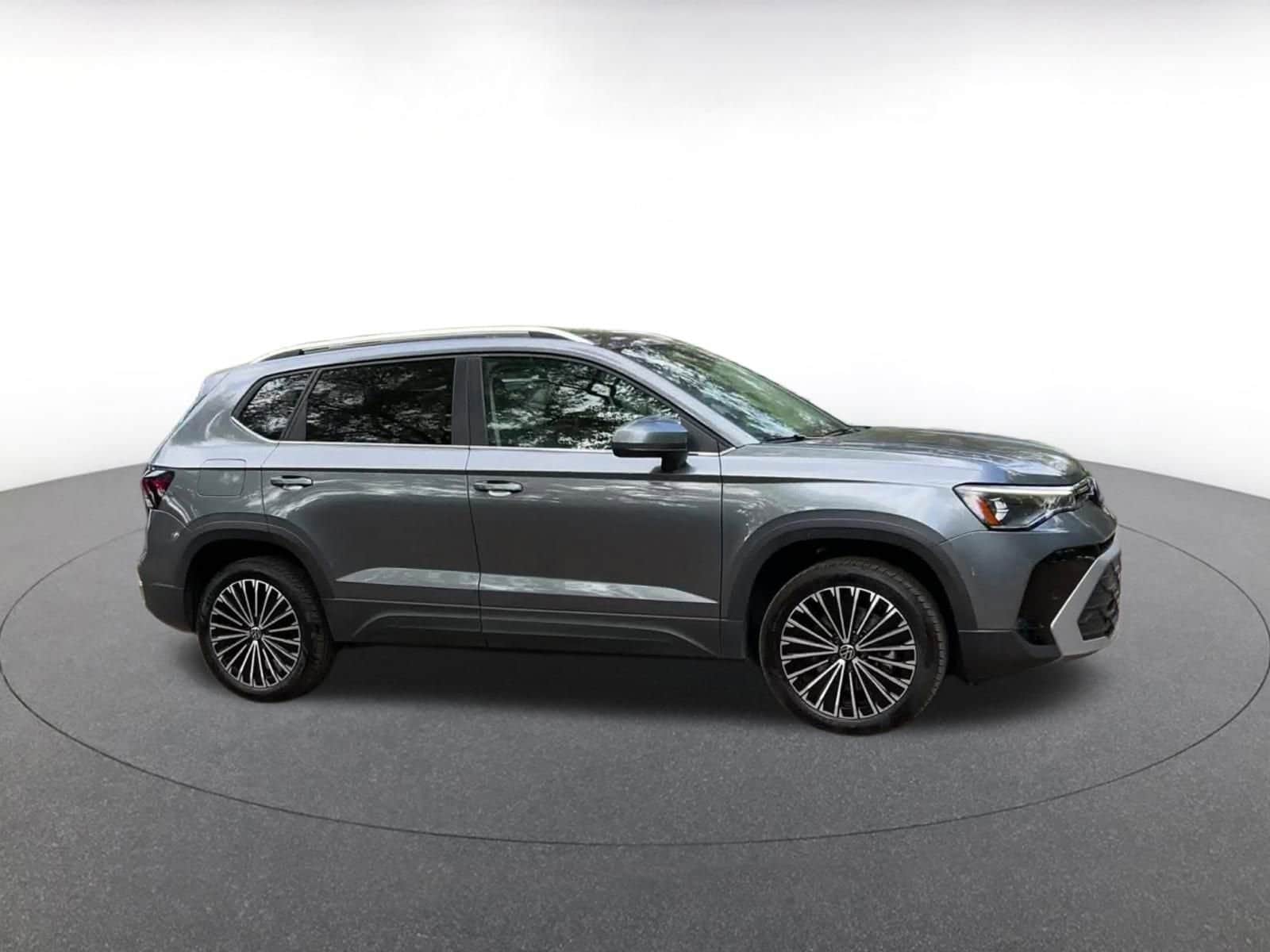 Thumbnail: 2025 Volkswagen Taos - 2