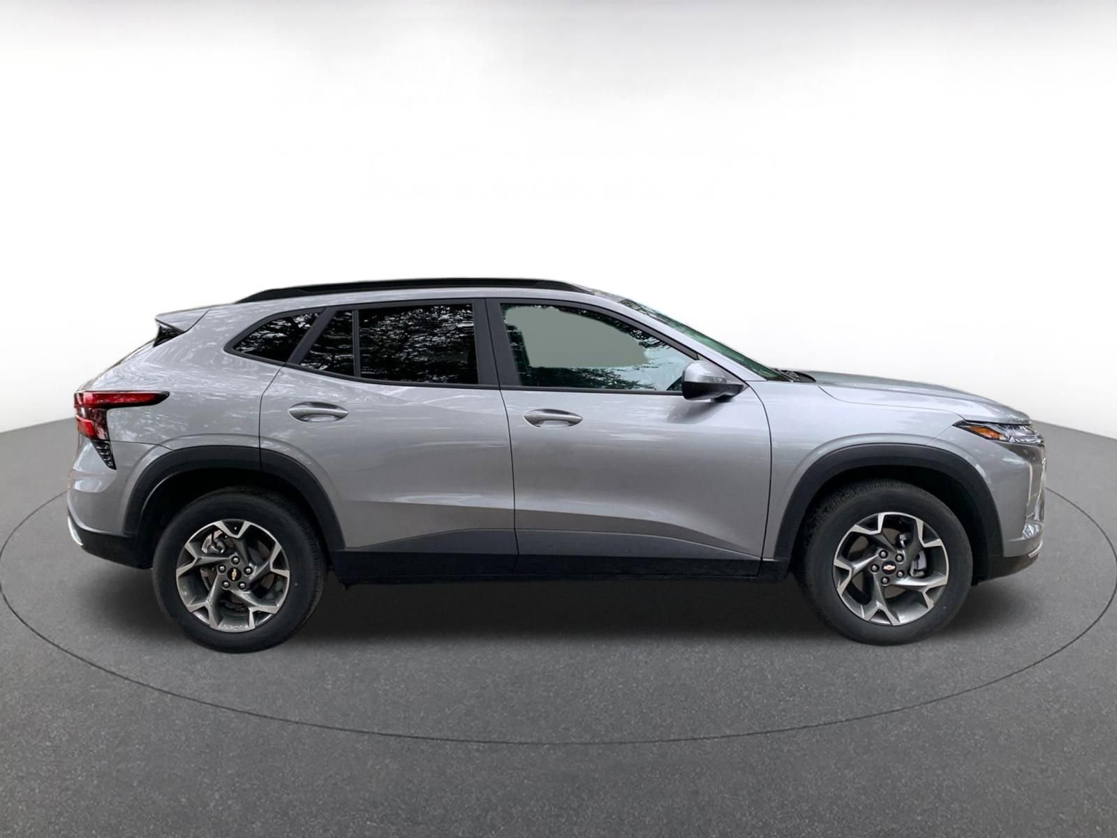 Thumbnail: 2025 Chevrolet Trax - 8