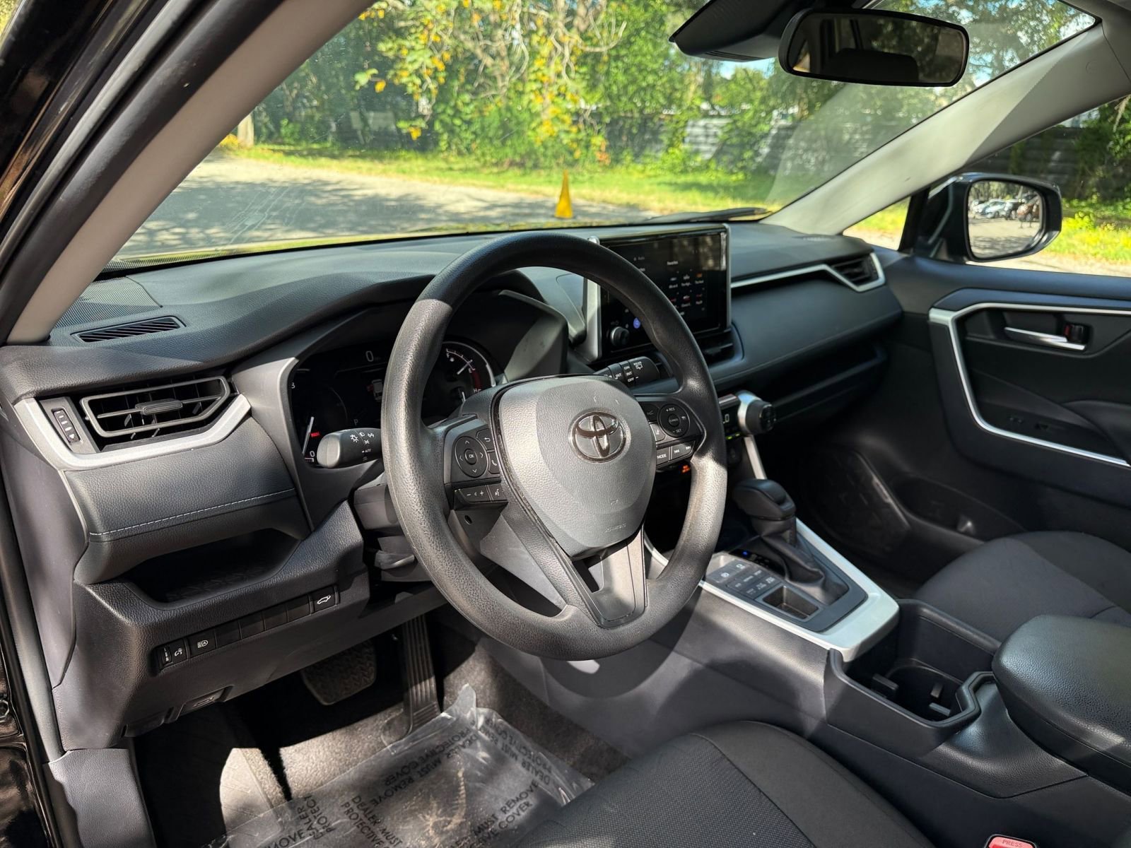 Thumbnail: 2025 Toyota RAV4 - 28