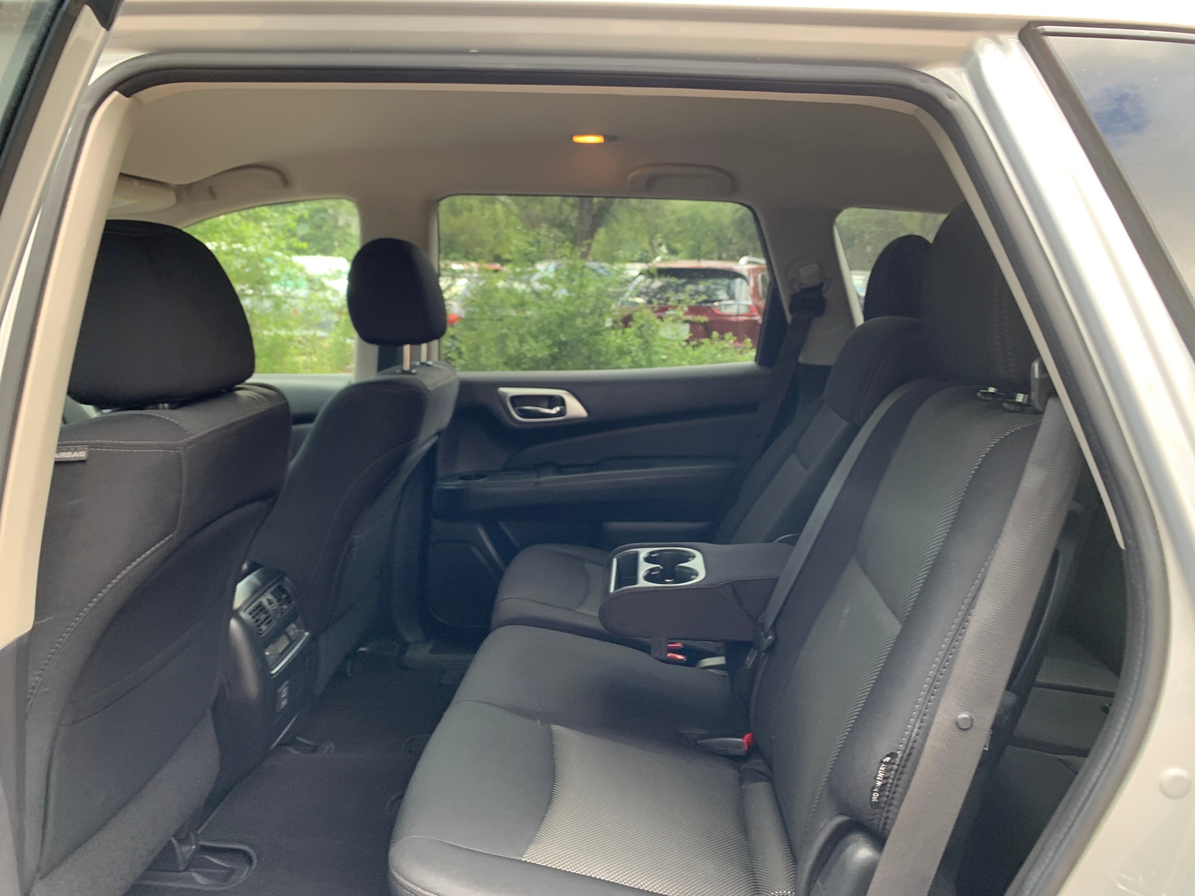 2018 Nissan Pathfinder SV 33