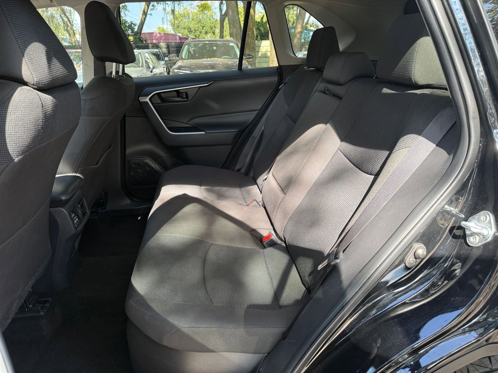 Thumbnail: 2025 Toyota RAV4 - 33