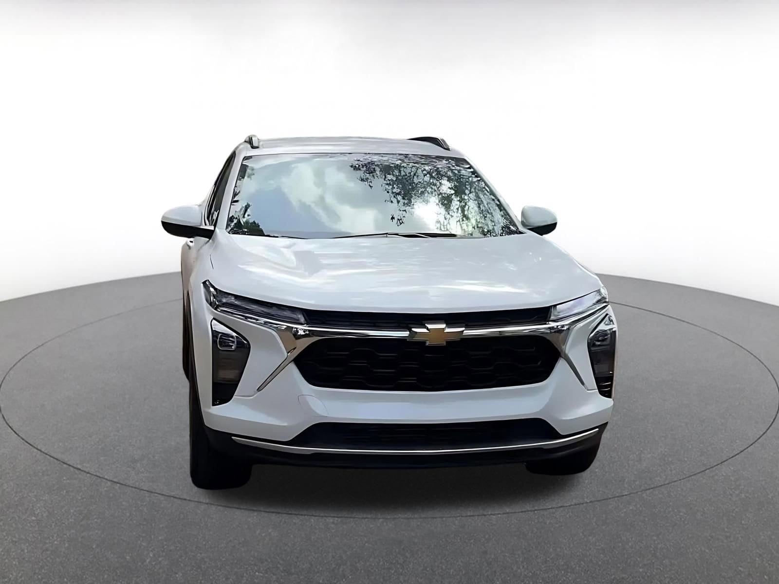 Thumbnail: 2025 Chevrolet Trax - 4