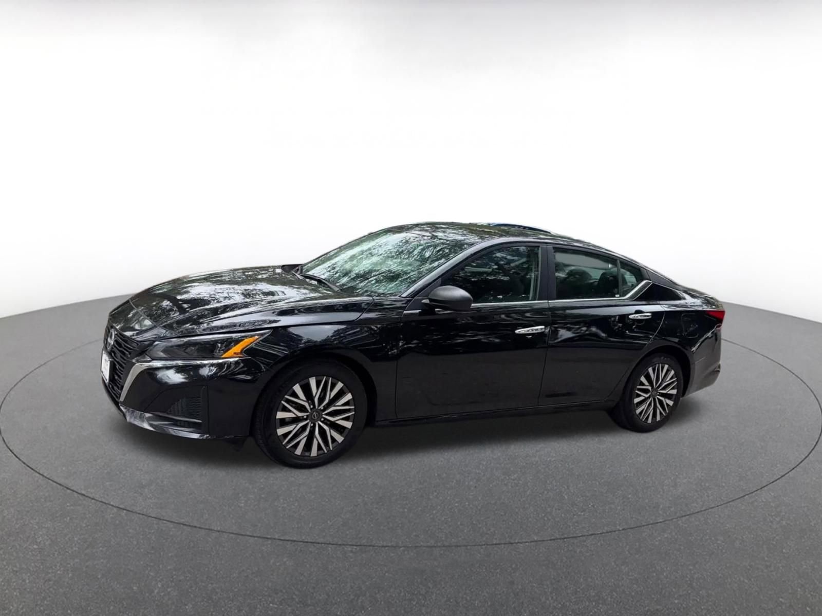 Thumbnail: 2025 Nissan Altima - 8