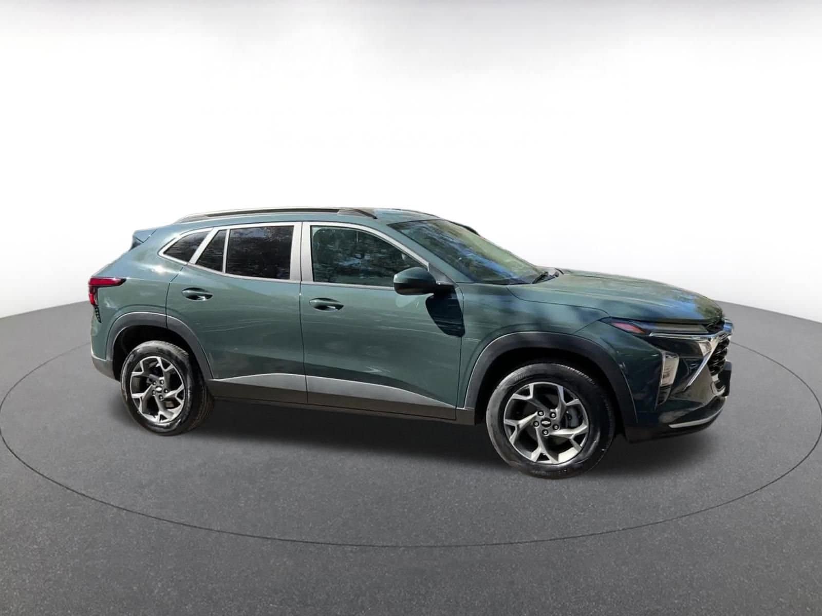 Thumbnail: 2025 Chevrolet Trax - 2