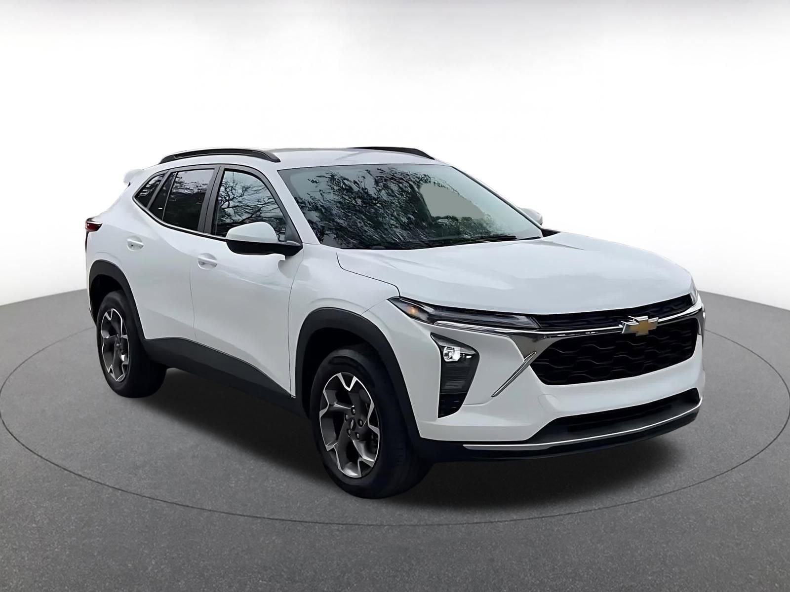 Thumbnail: 2025 Chevrolet Trax - 3