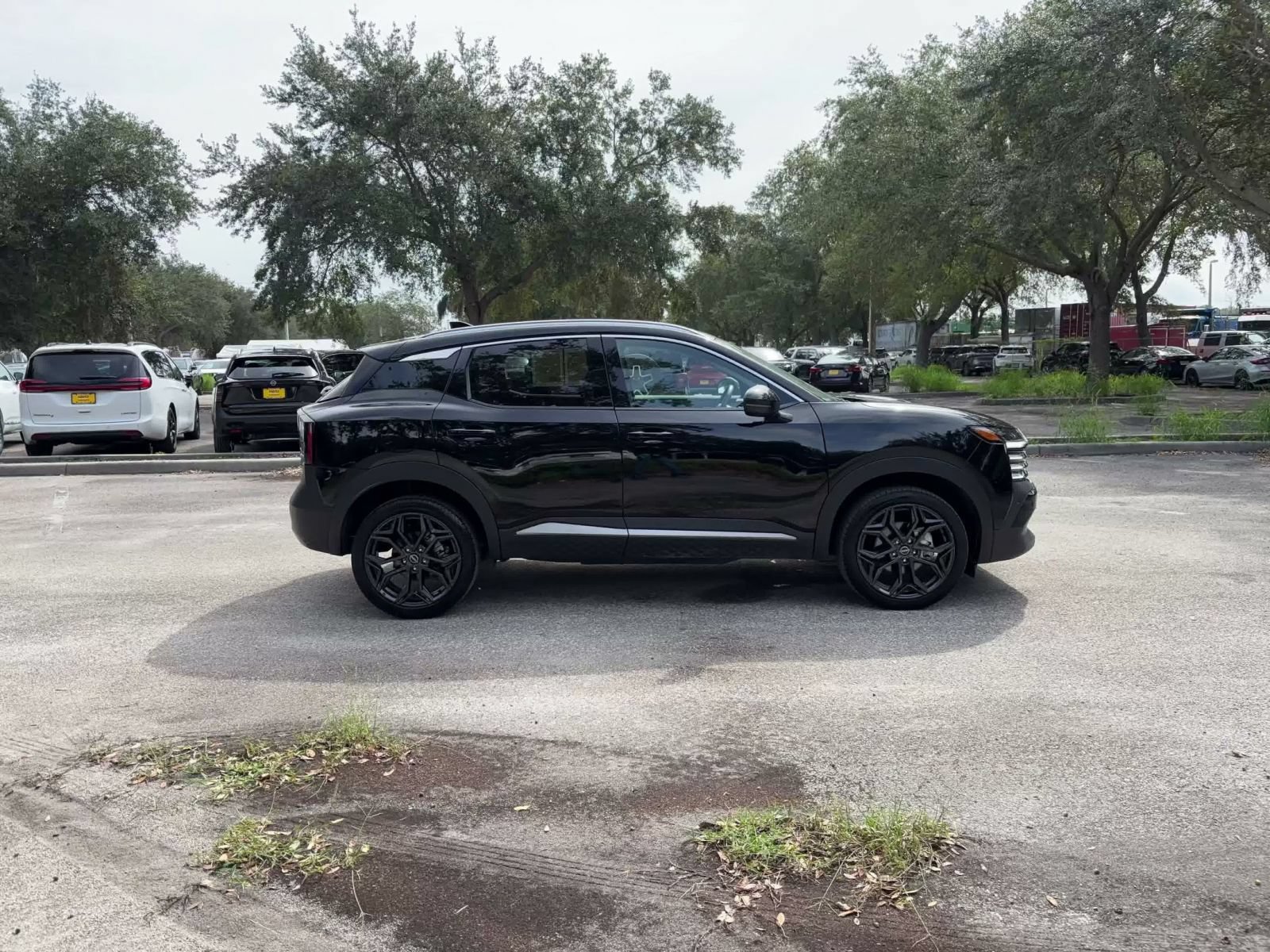 Thumbnail: 2026 Nissan Kicks - 14