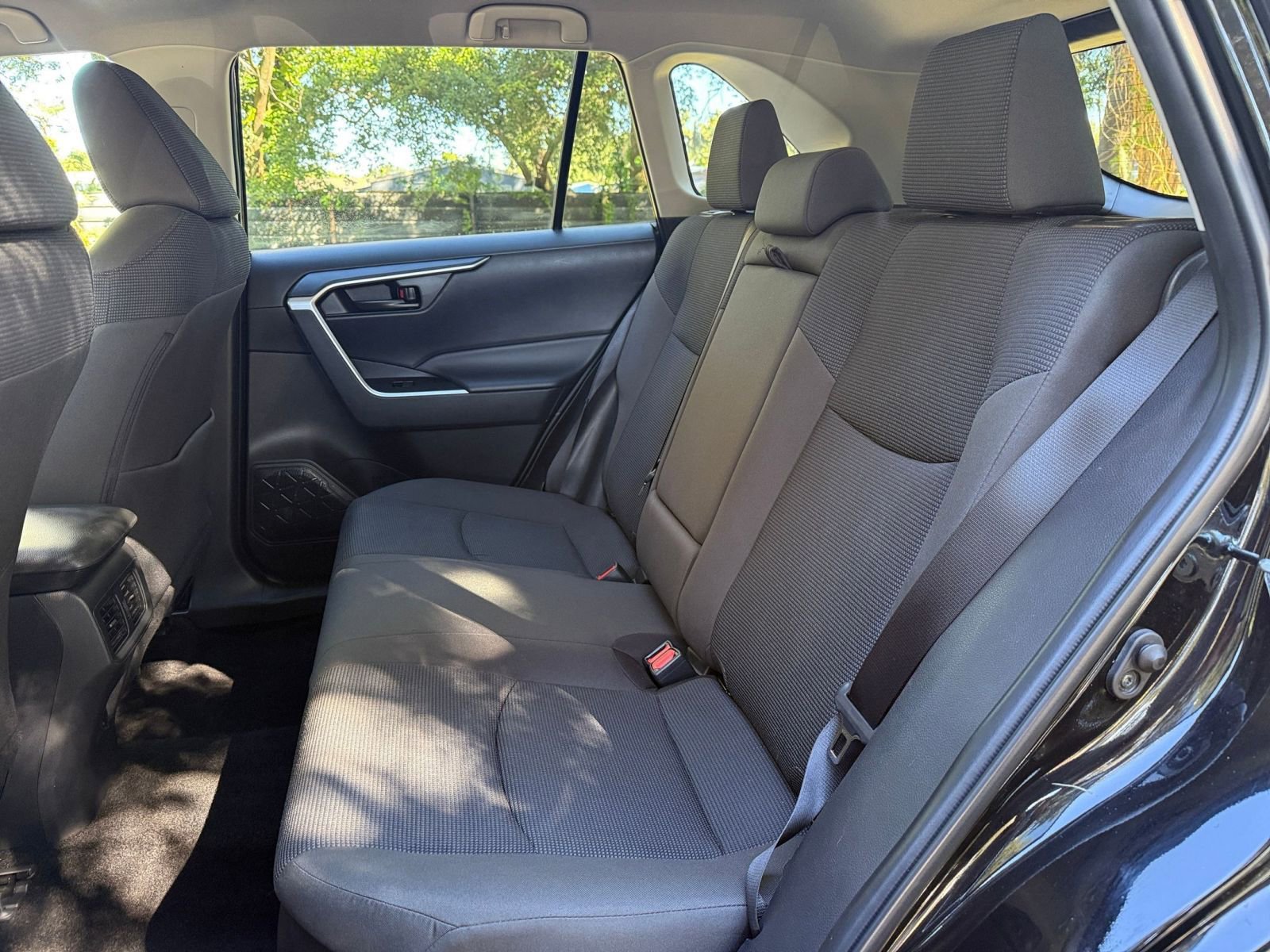 Thumbnail: 2025 Toyota RAV4 - 33