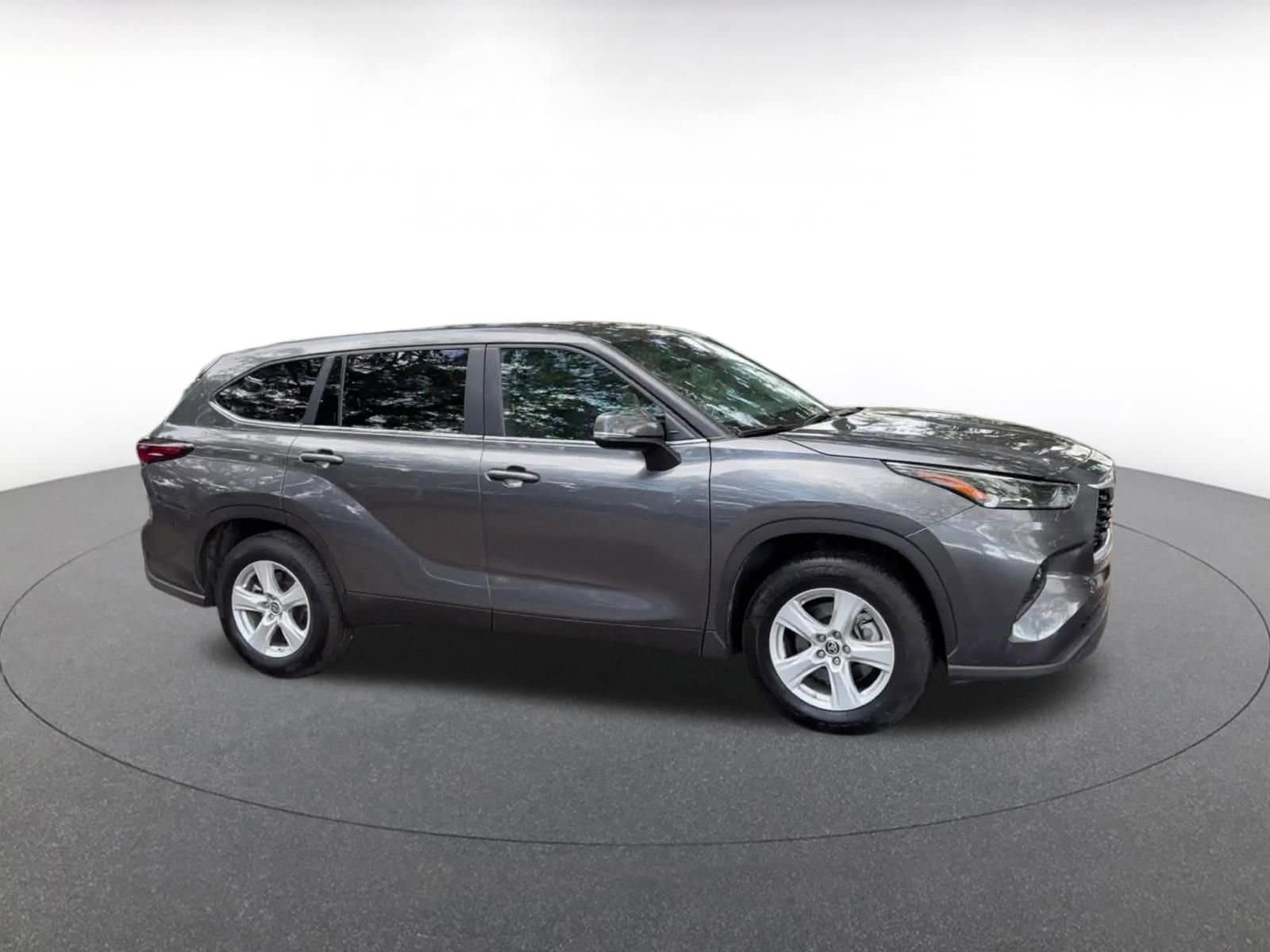 Thumbnail: 2025 Toyota Highlander - 2