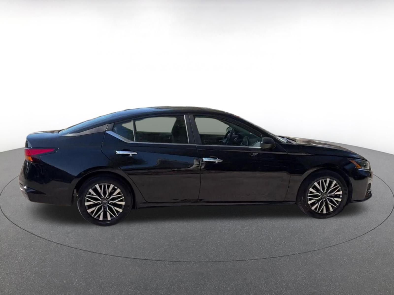 Thumbnail: 2025 Nissan Altima - 16