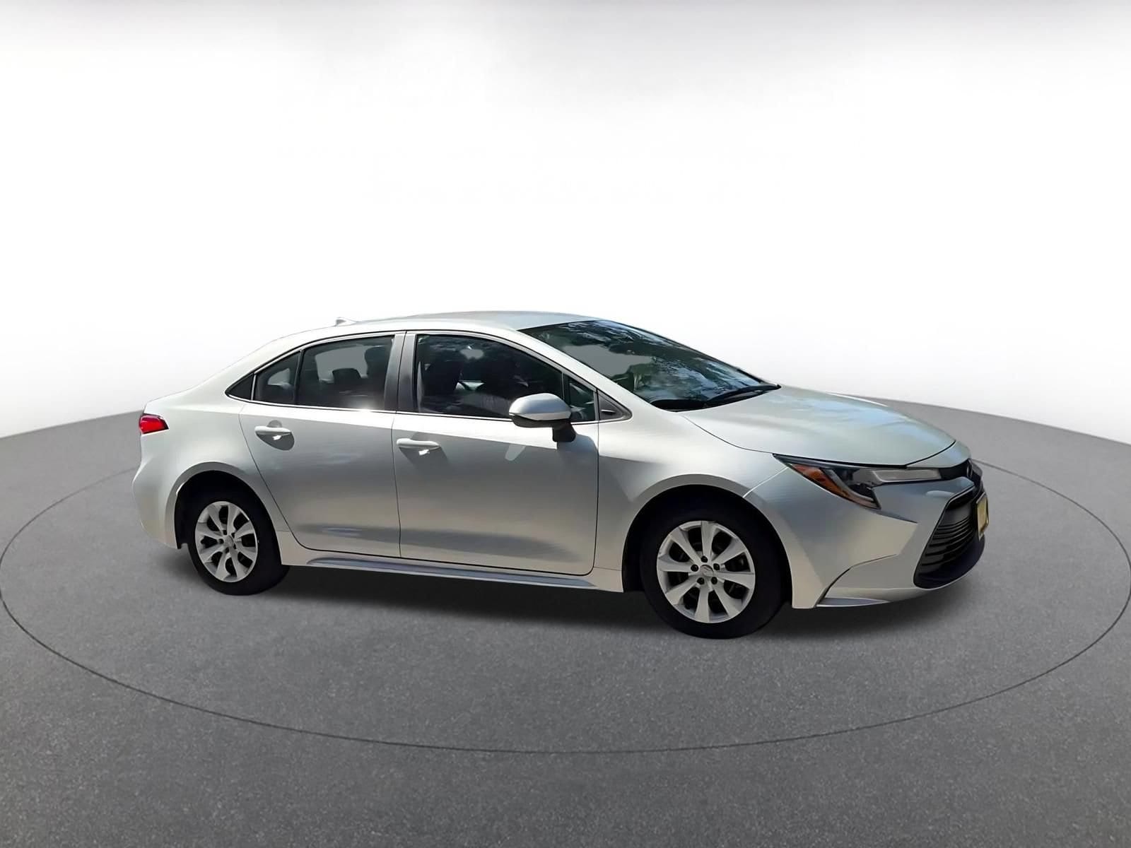 Thumbnail: 2025 Toyota Corolla - 2